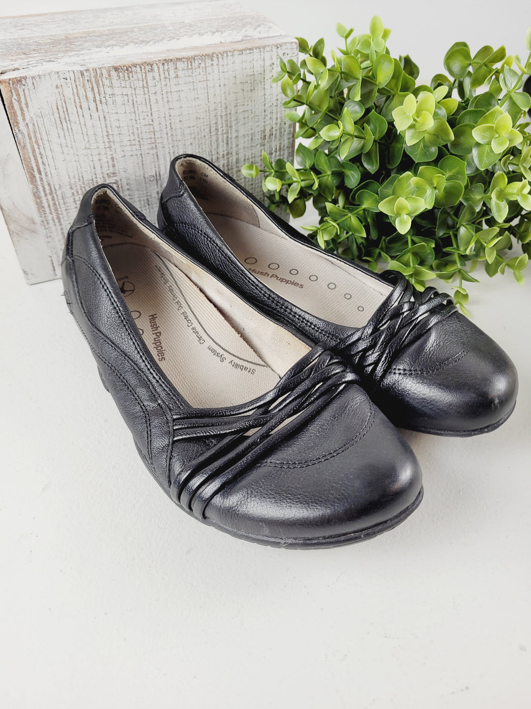 HUSH PUPPIES BLACK SLIP ON SHOE LADIES SIZE 6.5 PRE-LOVED