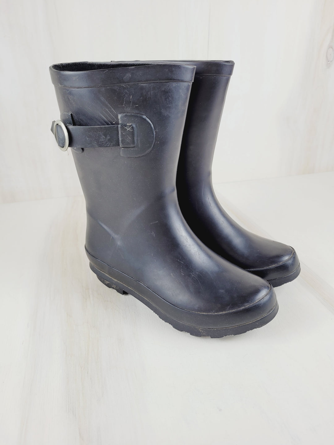 RIPZONE BLACK RUBBER BOOTS SIZE 1Y PRE-LOVED