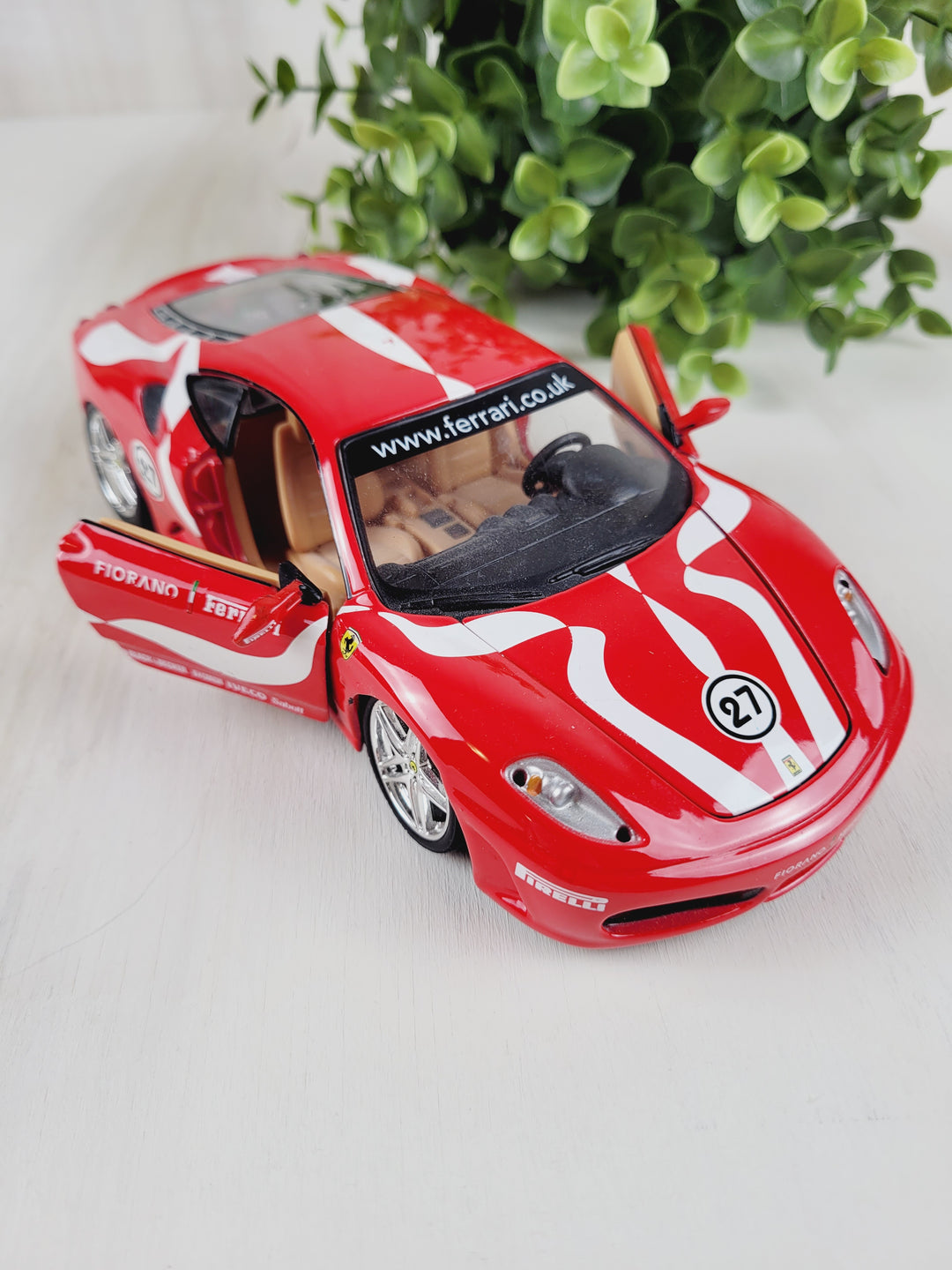 MODEL FERRARI METAL TOY CAR PRE-LOVED