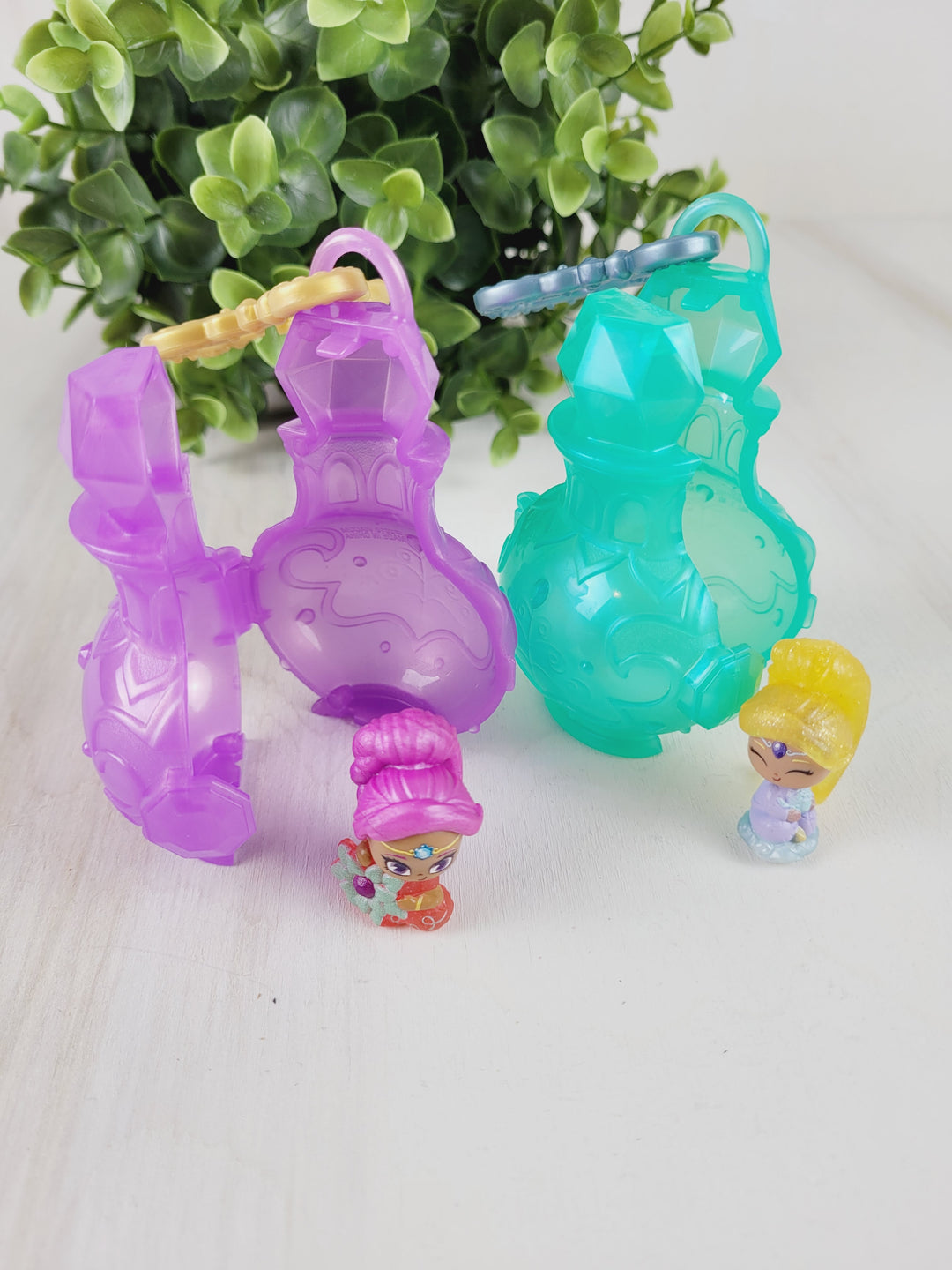 SHIMMER & SHINE KEYCHAINS WITH FIGURINES PRE-LOVED