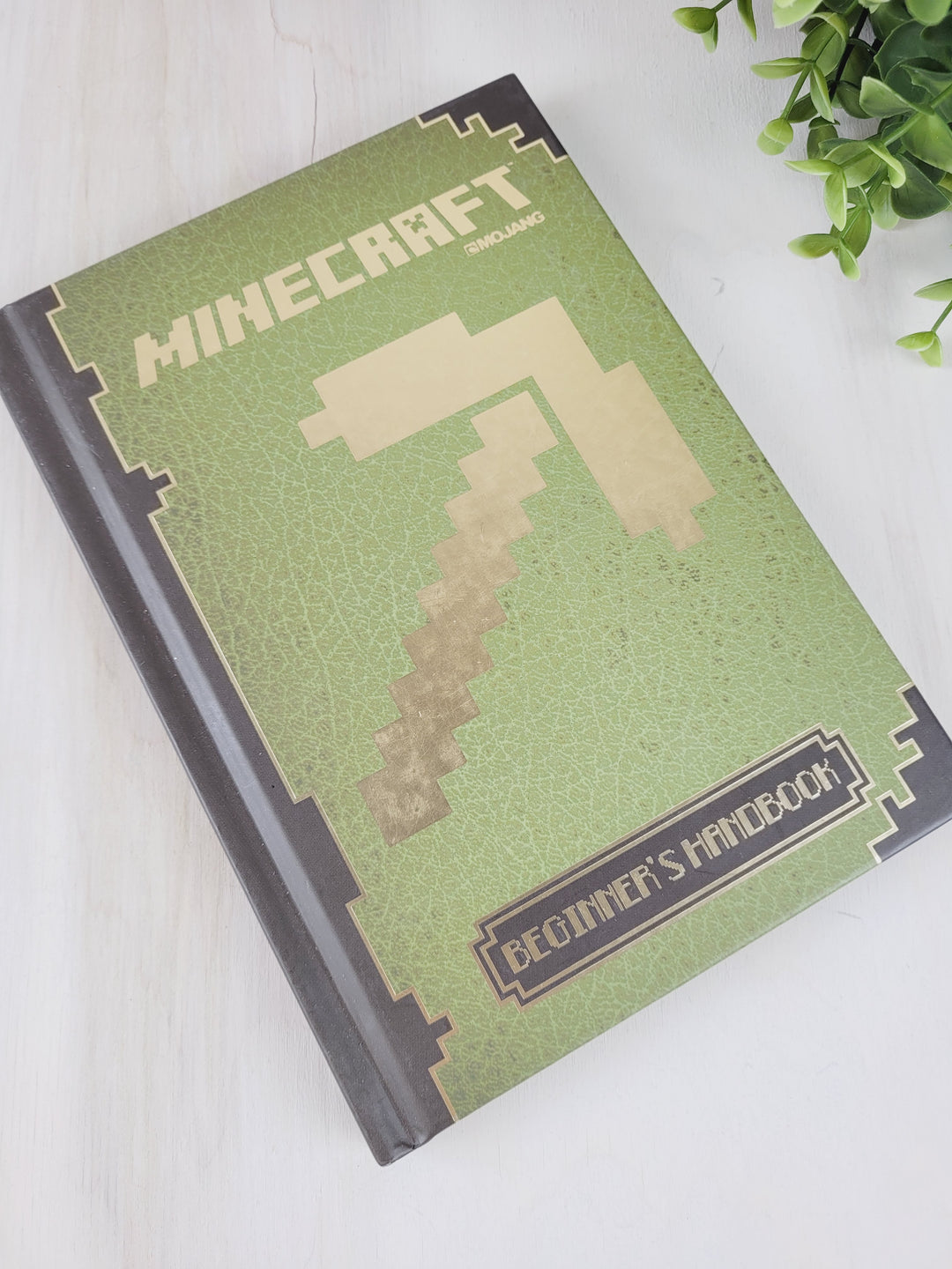 MINECRAFT BEGINNER'S HANDBOOK HARDCOVER PRE-LOVED