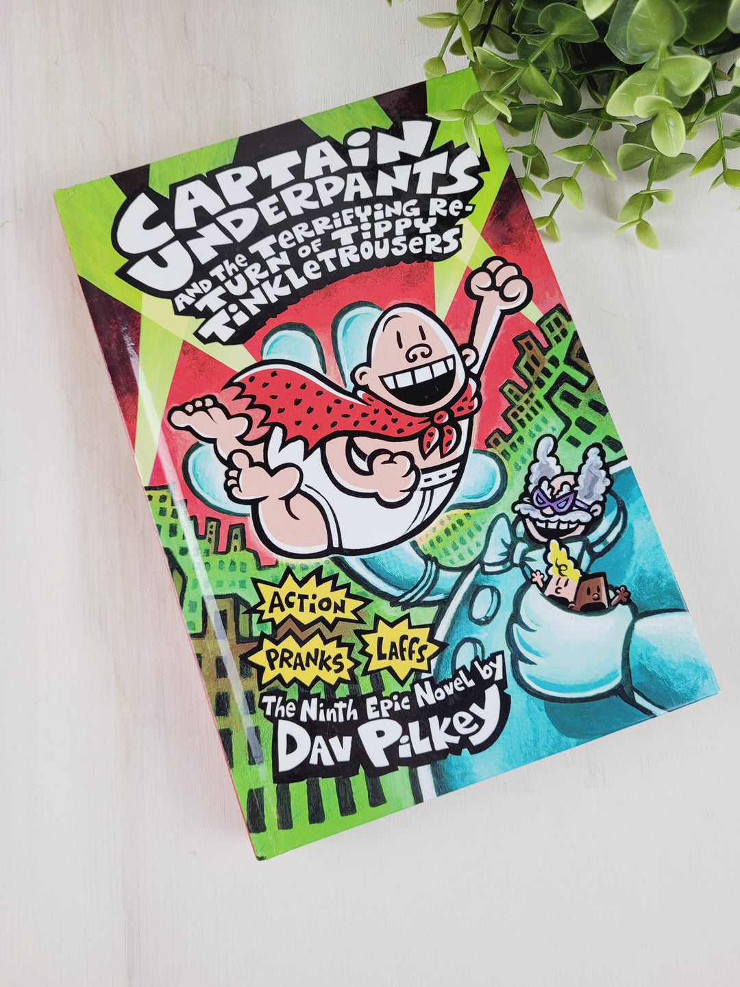 CAPTAIN UNDERPANTS- AND THE TERRFYING RETURN OF TIPPY TINKLETROUSERS HARDCOVER EUC