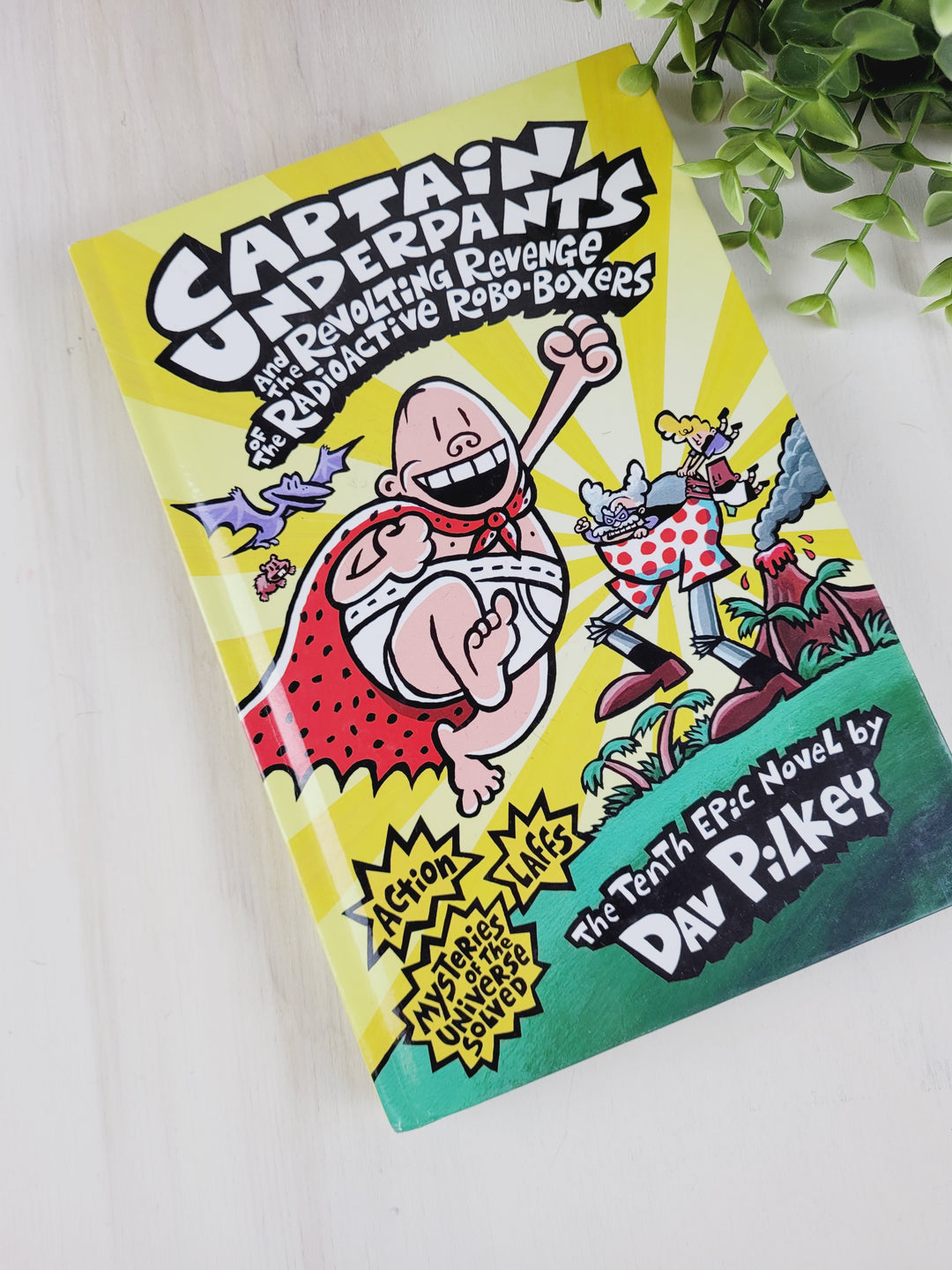 CAPTAIN UNDERPANTS- AND THE REVOLTING REVENGE OF THE RADIOACTIVE ROBO-BOXERS HARDCOVER EUC