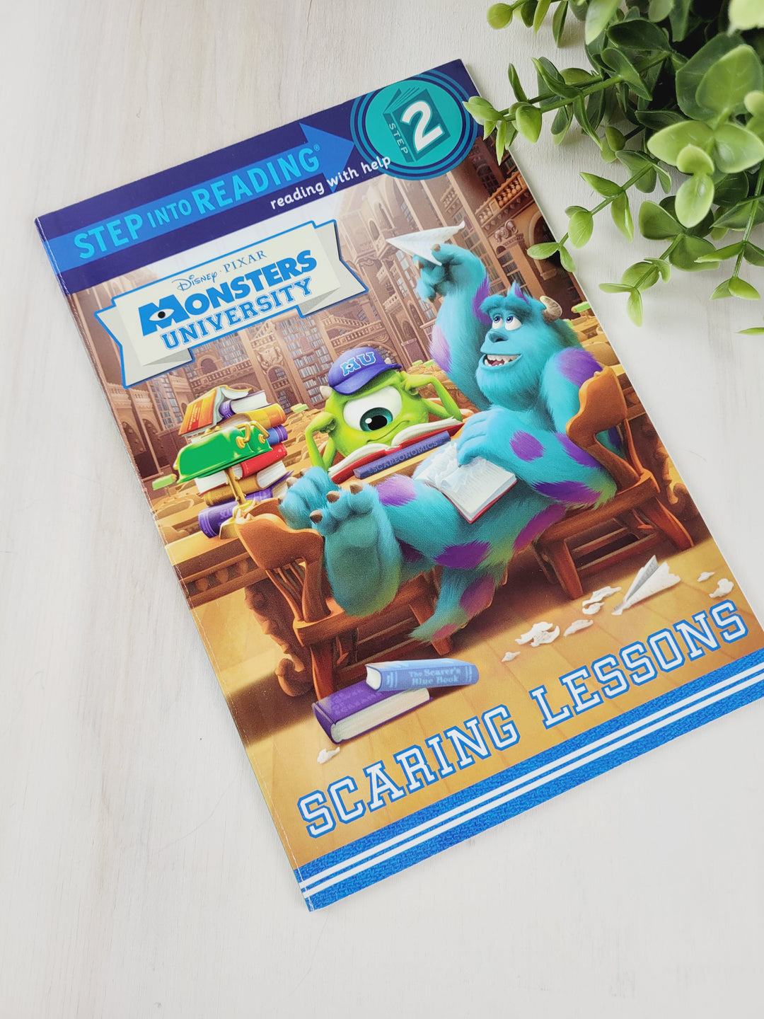 DISNEY PIXAR MONSTERS UNI. SCARING LESSONS LEVEL 2 READER BOOK PRE-LOVED
