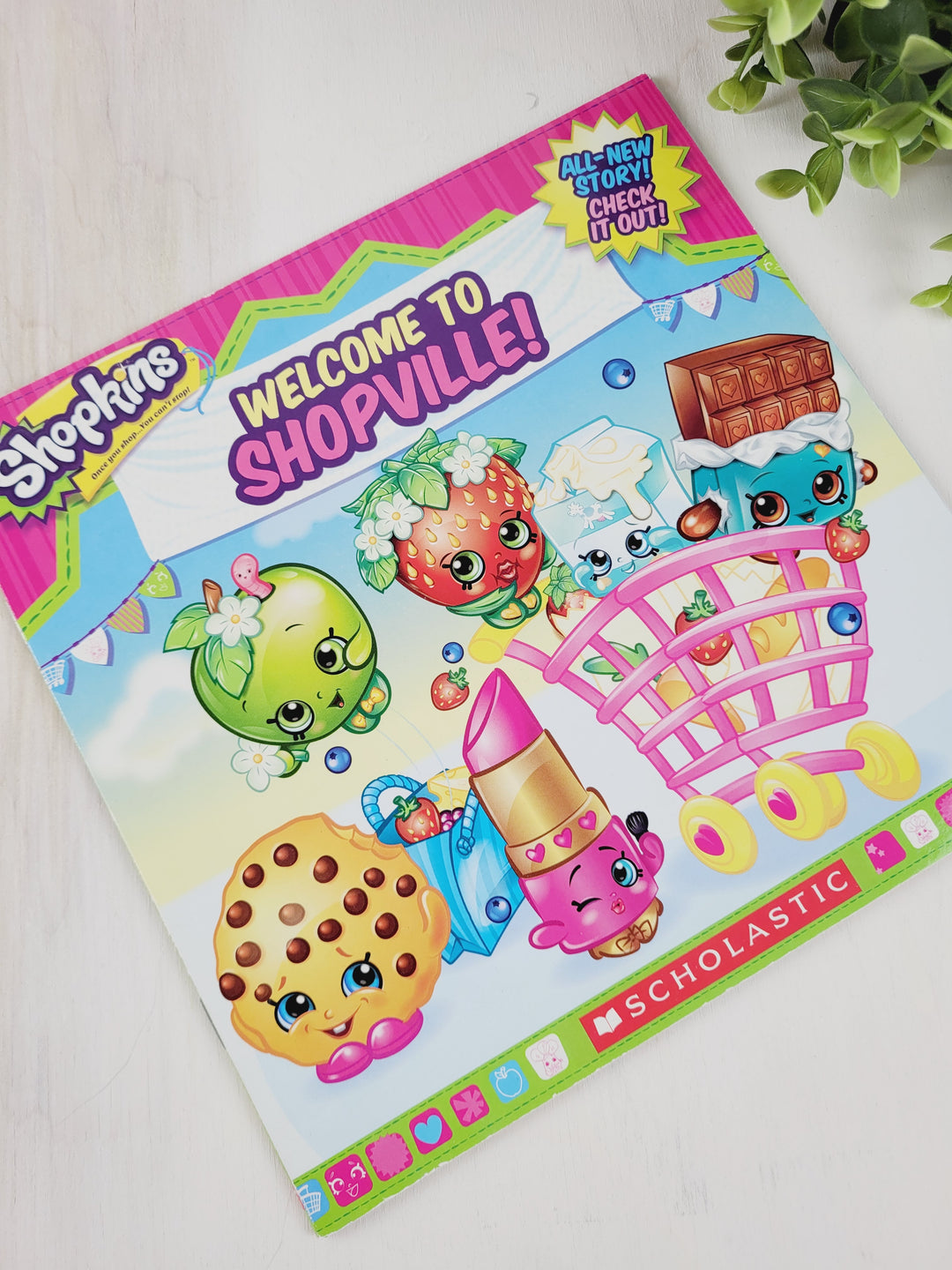 SHOPKINS WELCOME TO SHOPVILLE STORYBOOK EUC