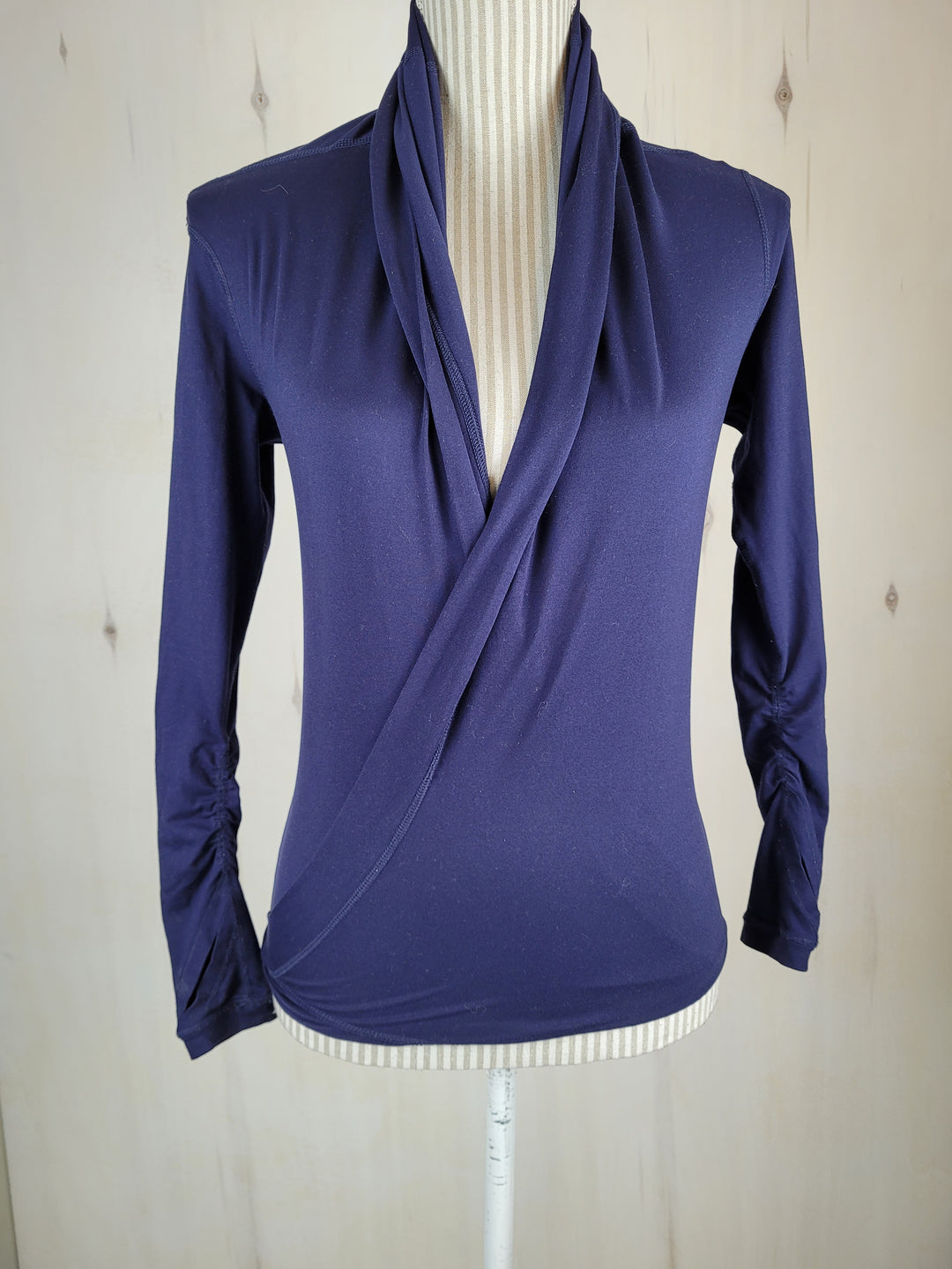 DIADORA NAVY ATHLETIC TOP LADIES XS PRE-LOVED