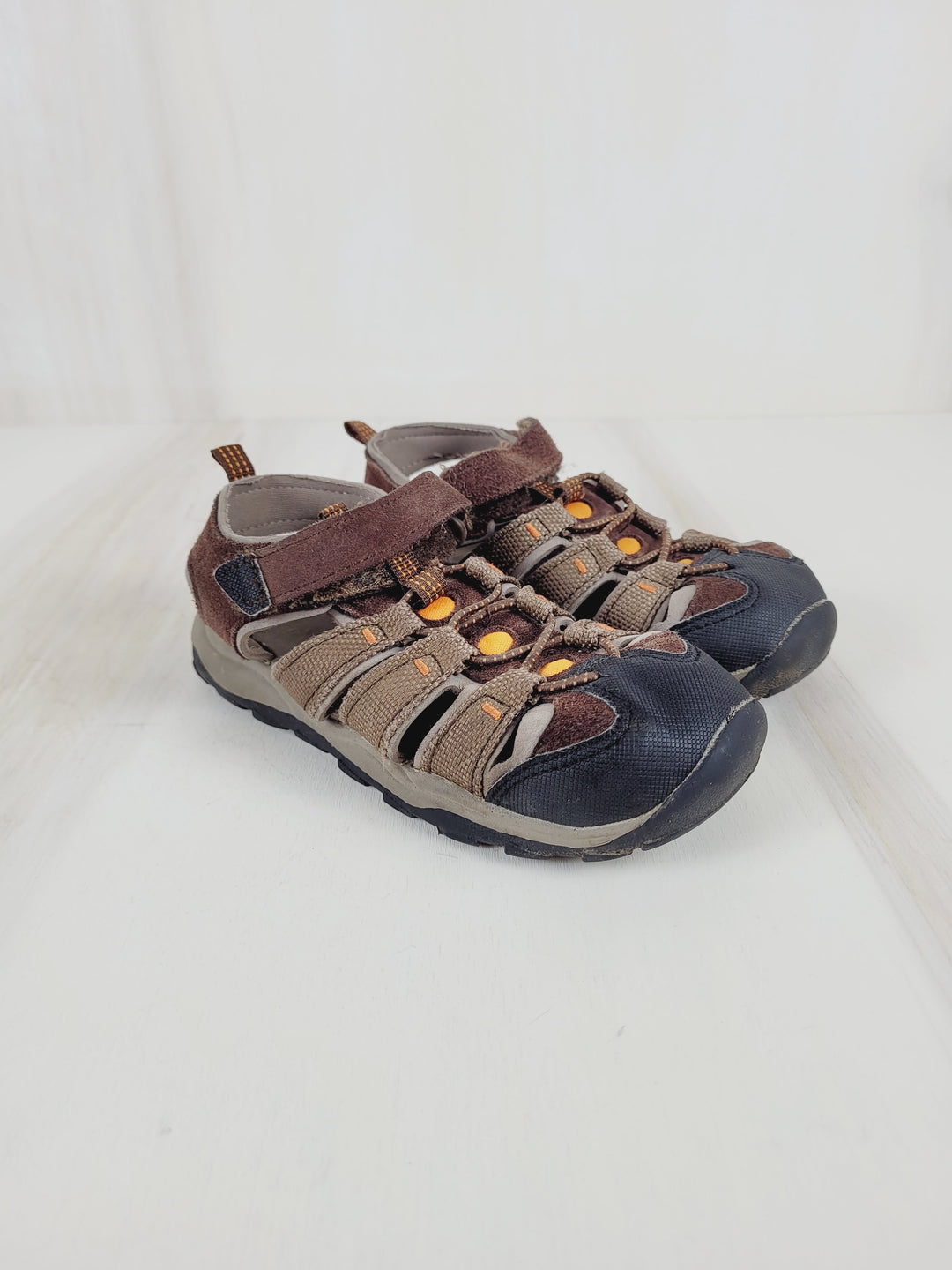 BROWN SANDALS SIZE 10 PRE-LOVED