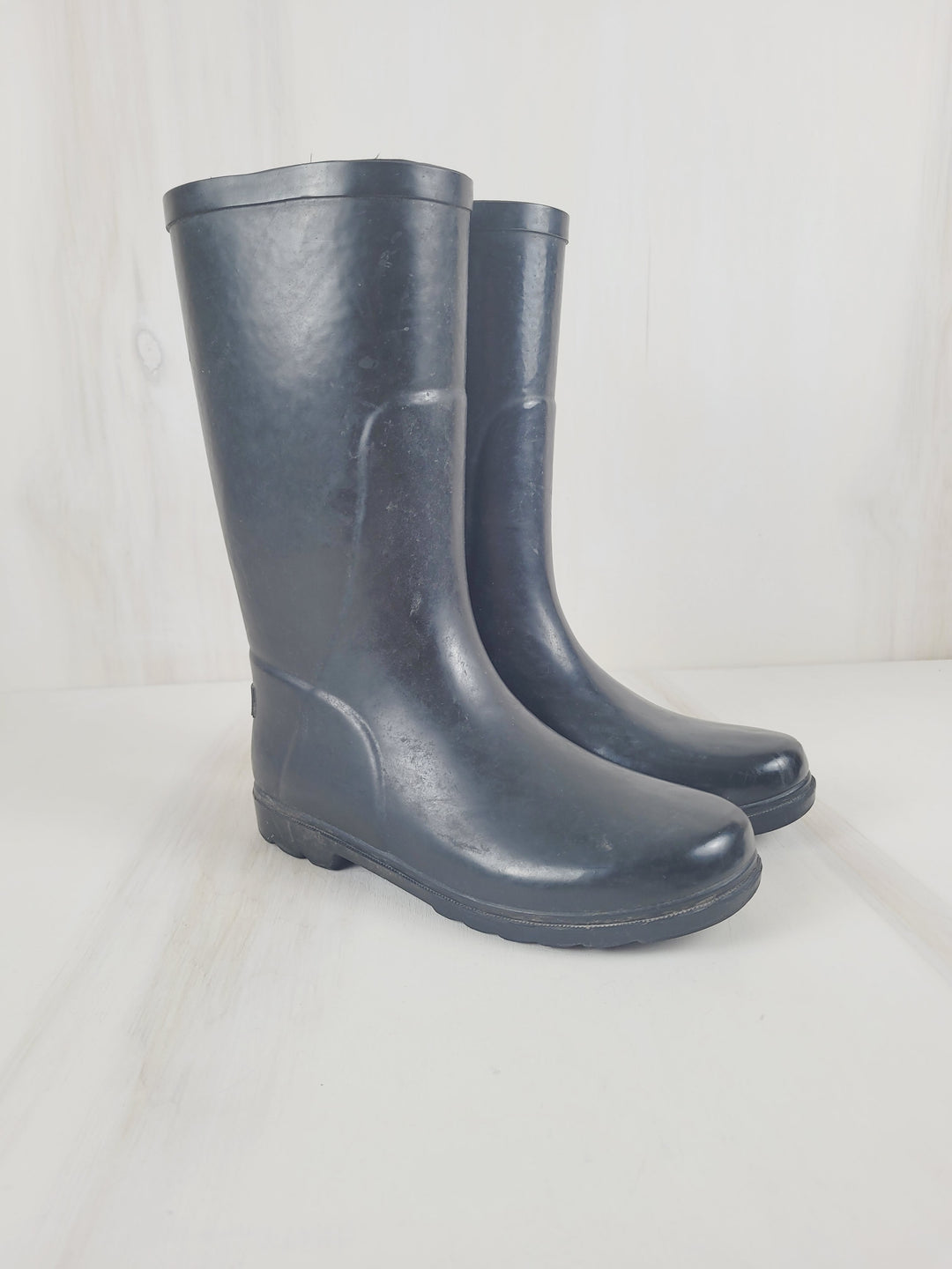 COLUMBIA BLACK RAIN BOOTS SIZE 3 YOUTH PRE-LOVED/EUC
