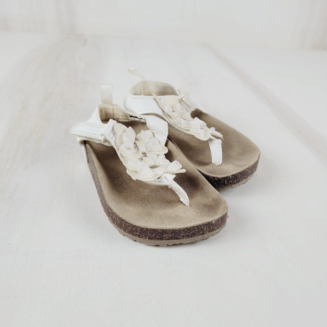CARTERS WHITE BUTTERFLY SANDALS SIZE 6 CHILD PRE-LOVED