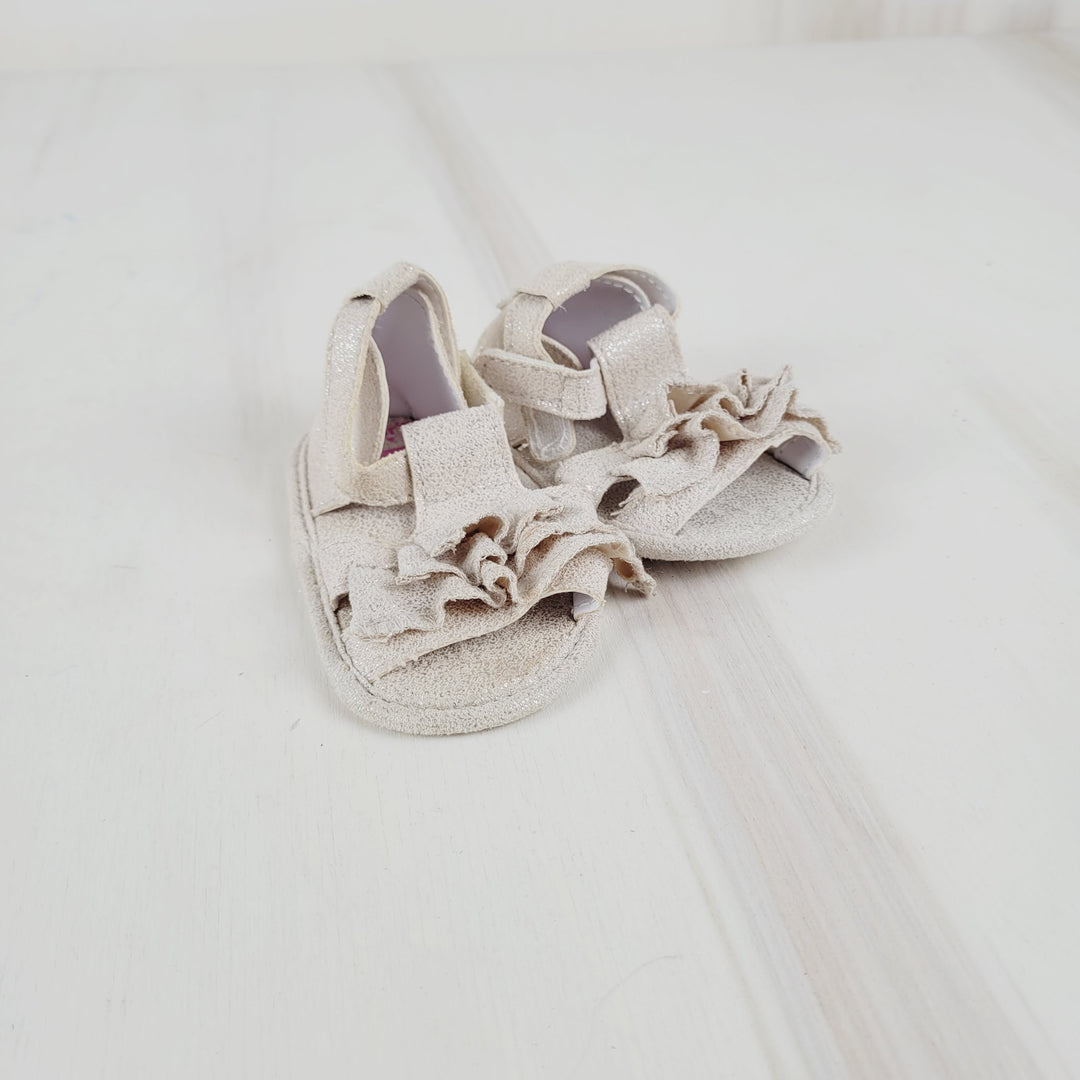CARTERS CRIB WHITE SPARKLE SANDALS SIZE 1 PRE-LOVED