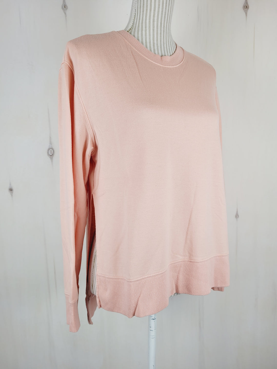 LIGHT PEACH SOFT SWEATER APPROX LADIES SMALL EUC