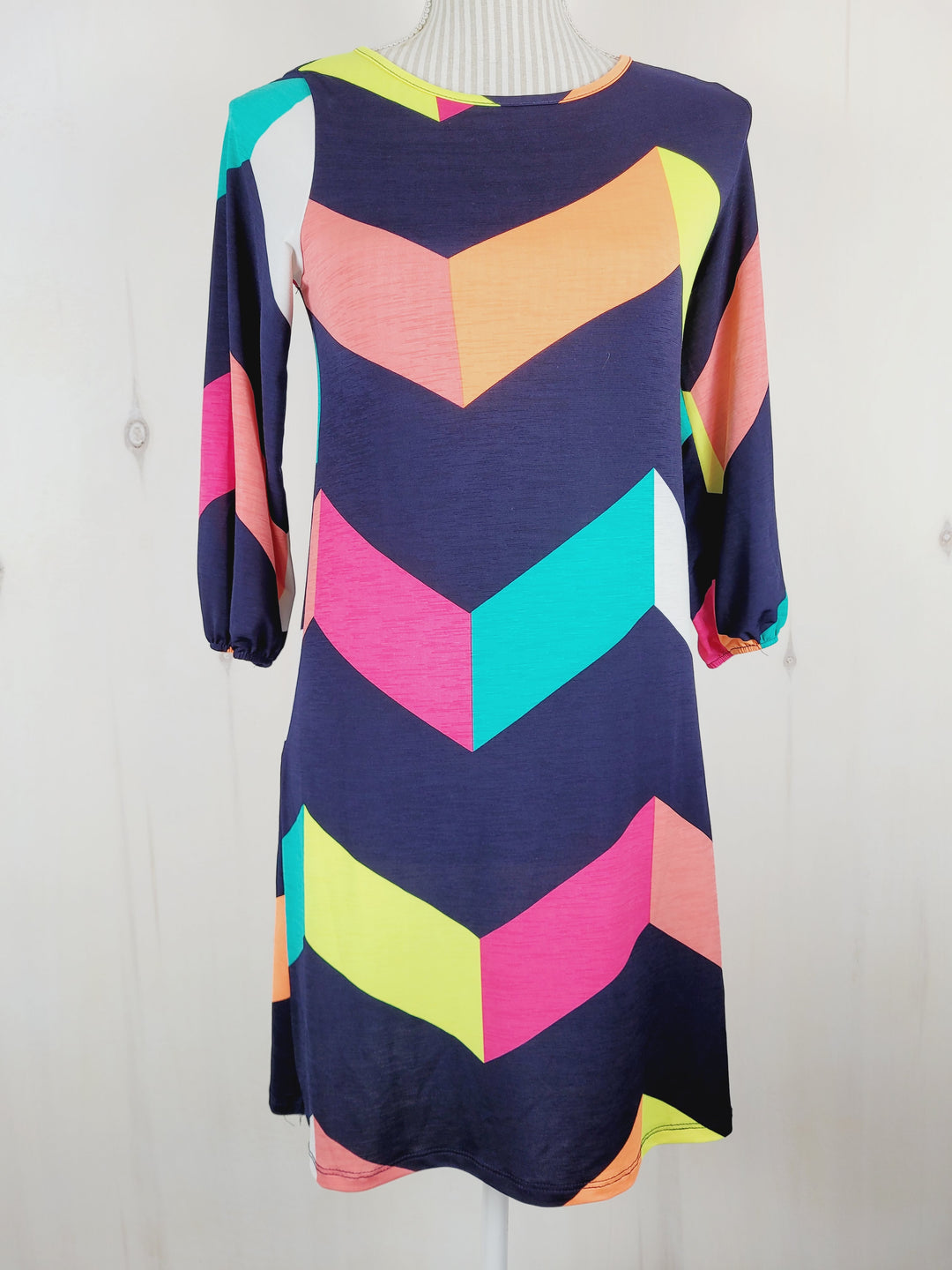 PINK BLUSH COLOURFUL STRETCH DRESS LADIES SMALL EUC!