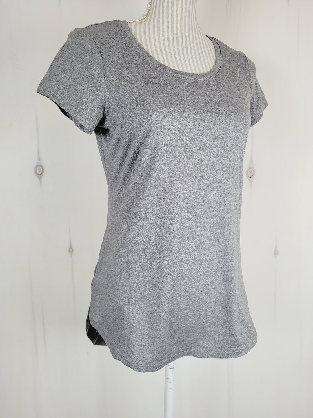 HEAD GREY ATHLETIC TSHIRT LADIES SMALL EUC