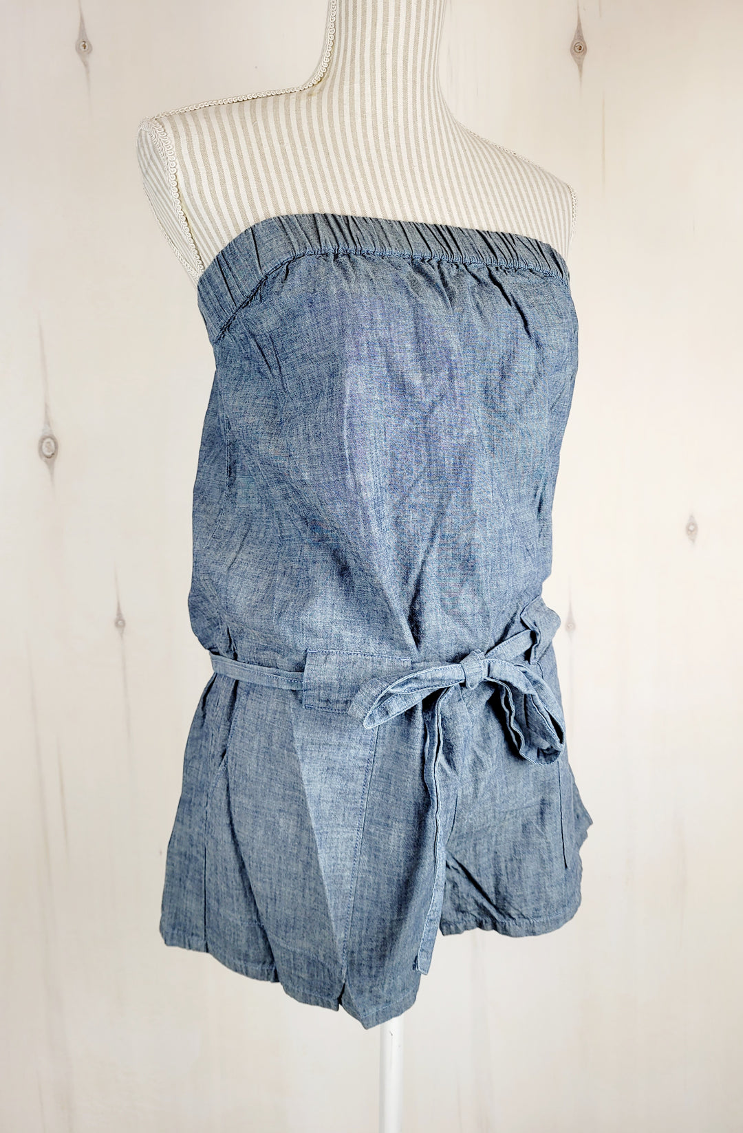 GAP DENIM ROMPER LADIES MEDIUM EUC