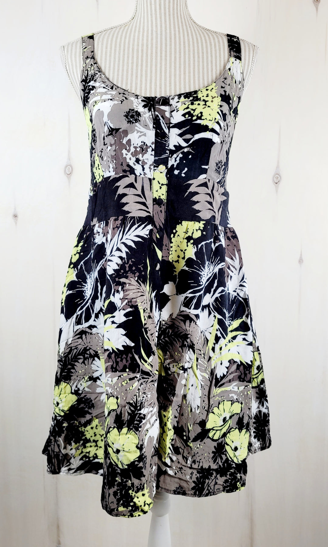 LE CHATEAU LIME BLACK FLORAL DRESS LADIES LARGE EUC