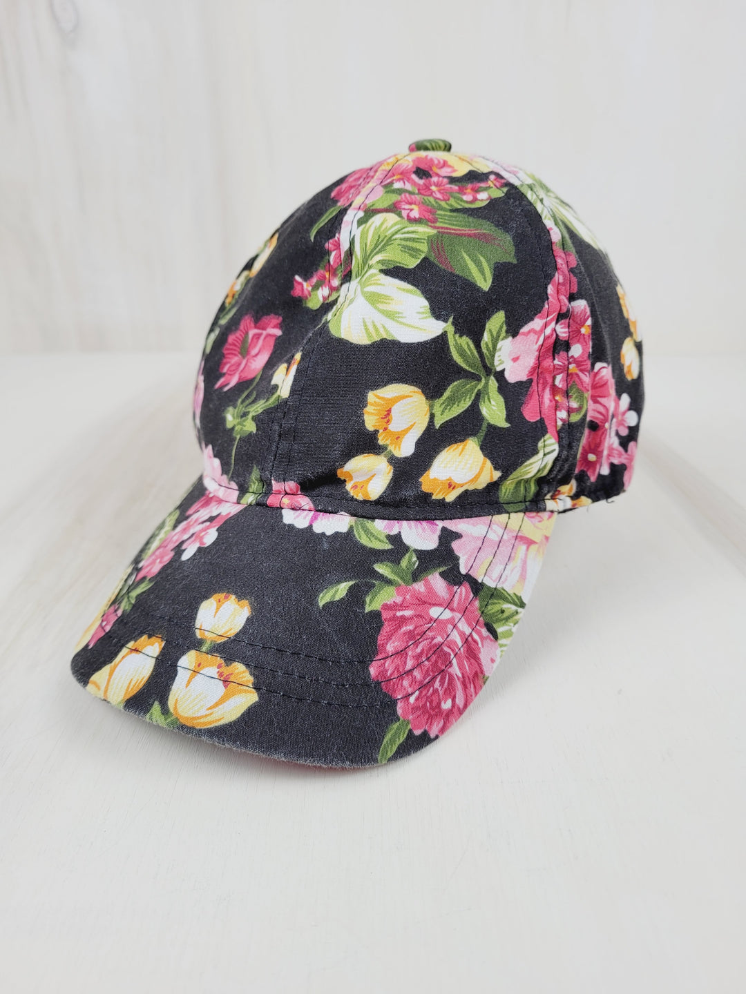 BLACK FLORAL CAP LADIES O/S PRE-LOVED