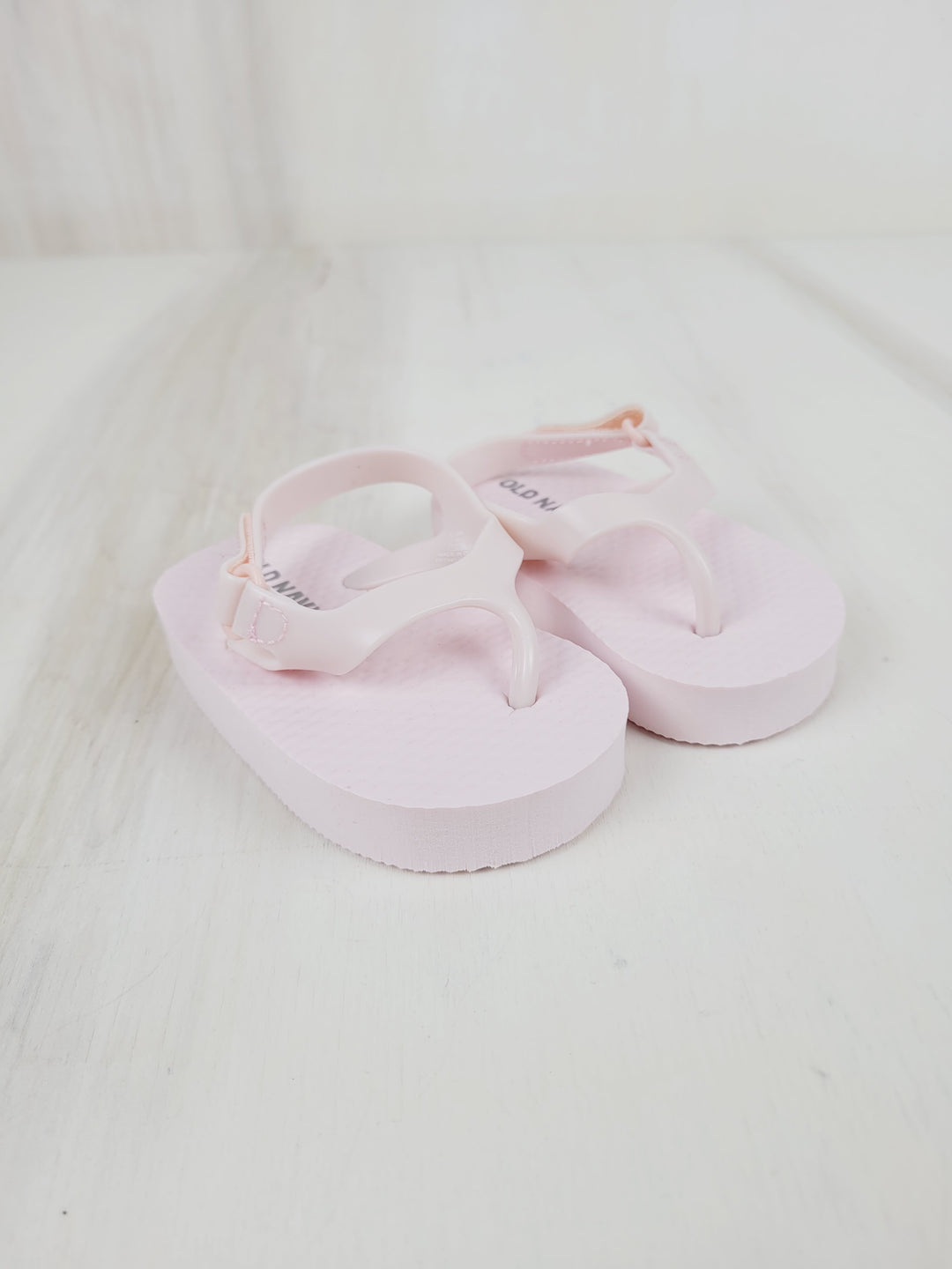 OLD NAVY INFANT SANDALS LIGHT PINK 6-12M PRE-LOVED