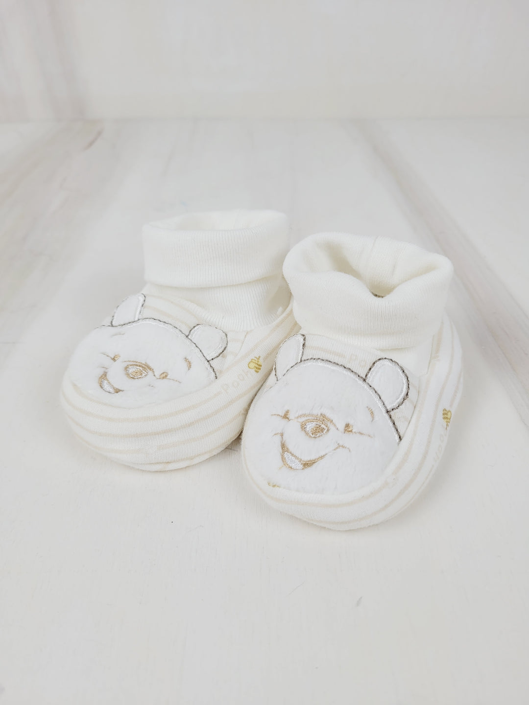 POOH BEAR SLIPPERS 3-6M PRE-LOVED
