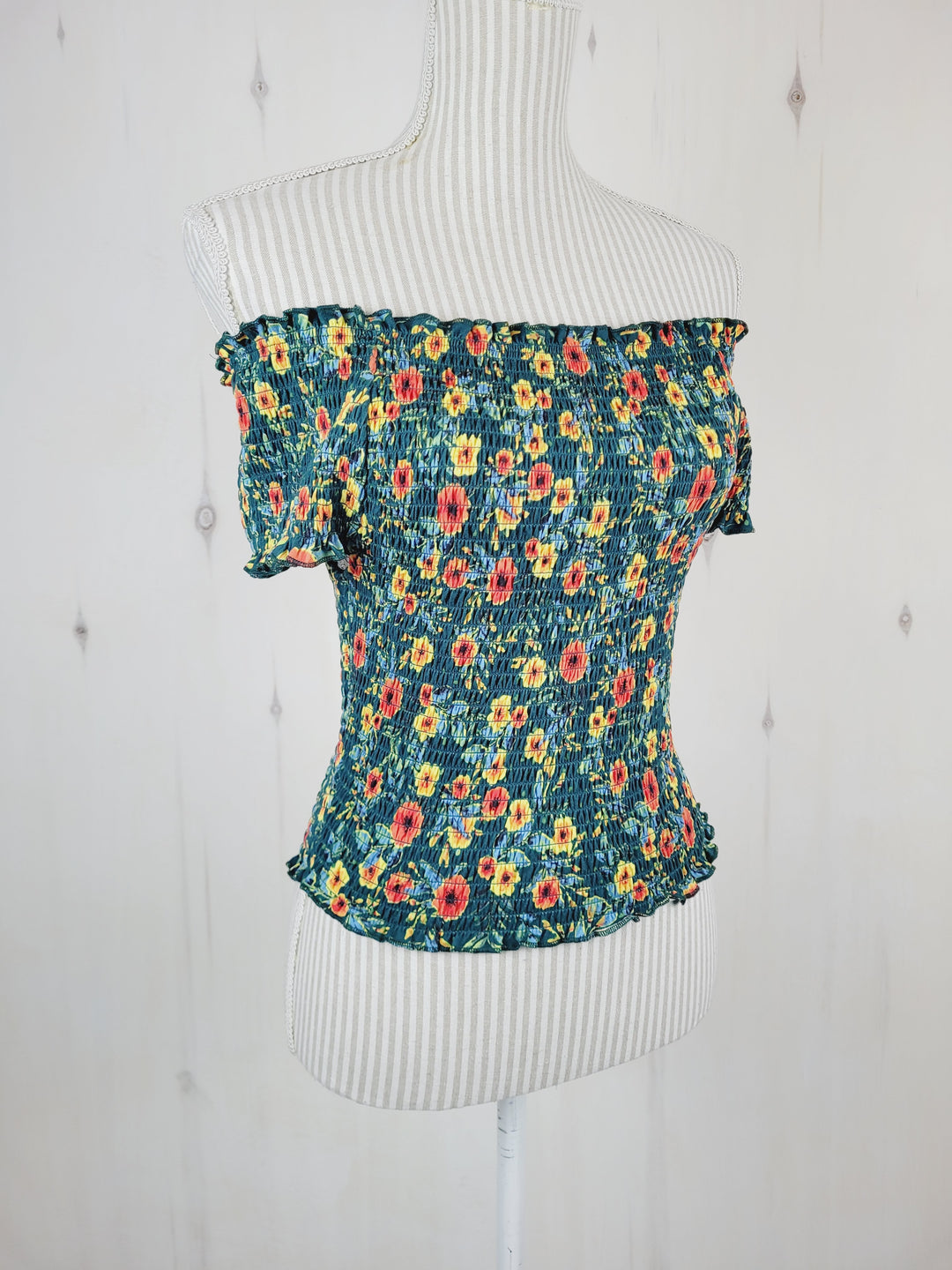 RUE21 FLORAL CROPPED TOP LADIES XL PRE-LOVED