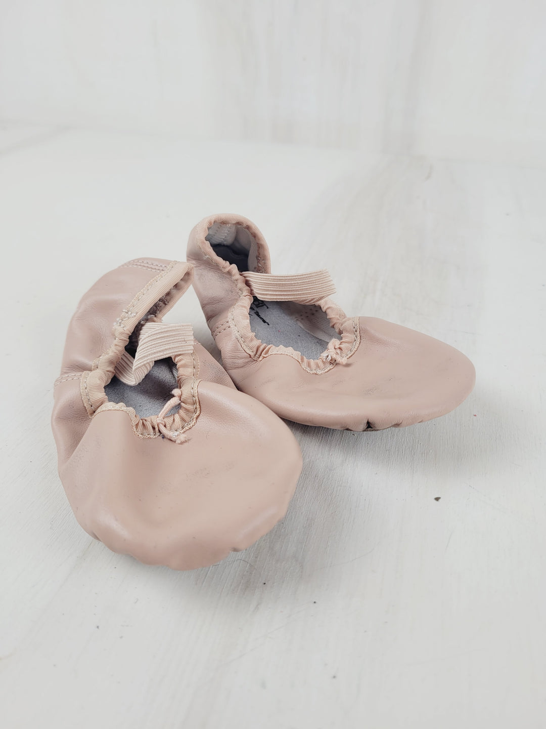 ABT BALLET SLIPPERS SIZE 9 PRE-LOVED
