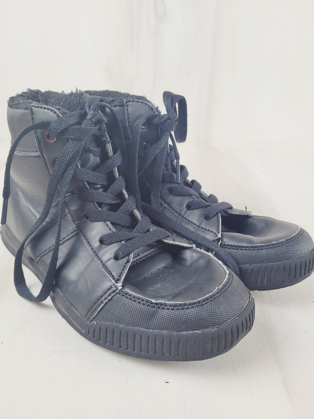 BLACK BOOT YOUTH SIZE 5 PRE-LOVED