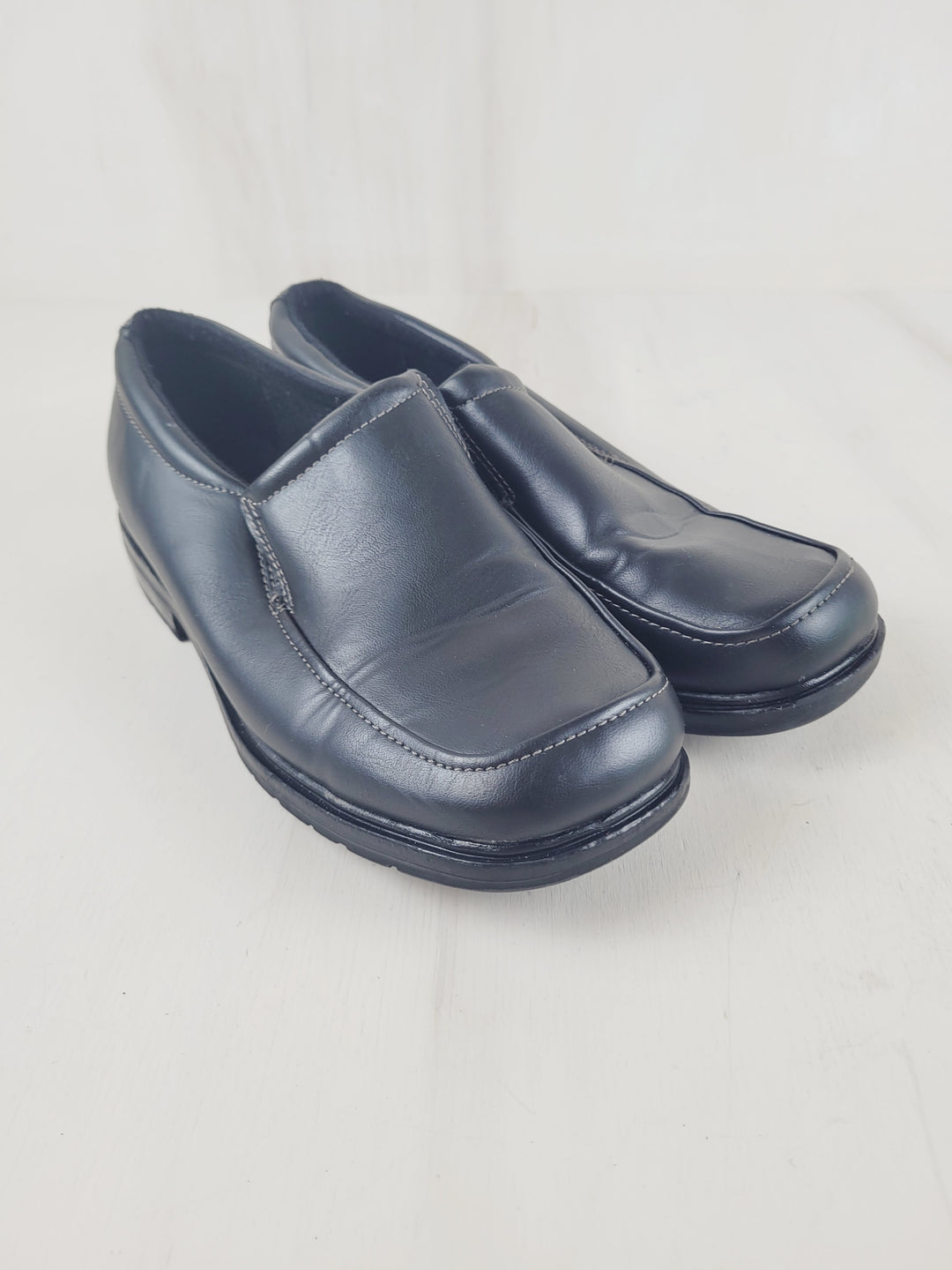 GEORGE BLACK DRESSY SHOE SIZE YOUTH 5 PRE-LOVED