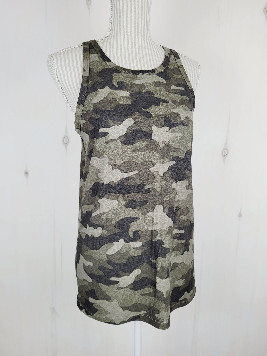 ARDENE BASIC COLLECTION CAMO TANK LADIES SIZE XL PRE-LOVED