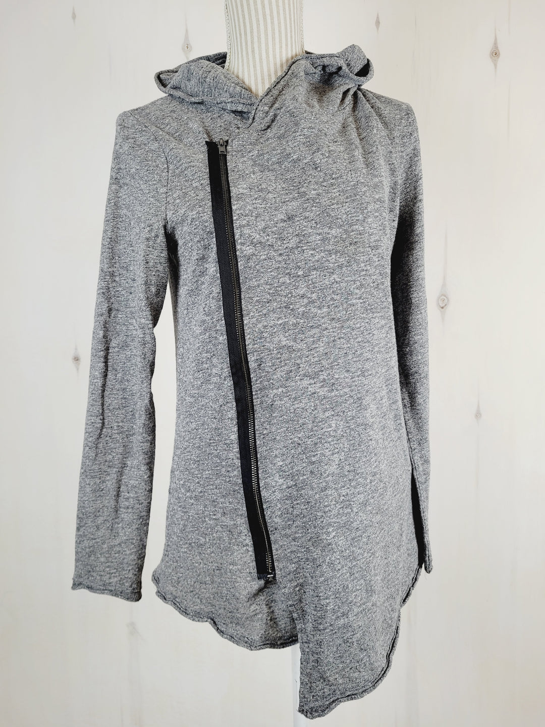 H&M SIDE ZIPPER GREY THIN SWEATER LADIES SMALL PRE-LOVED