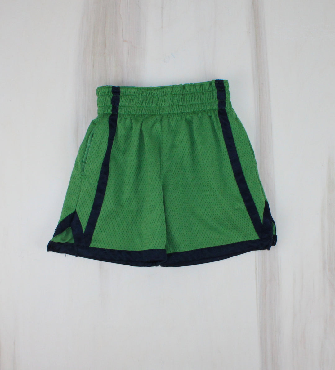 WOODLAND GREEN ATHLETIC SHORTS 3Y PRE-LOVED