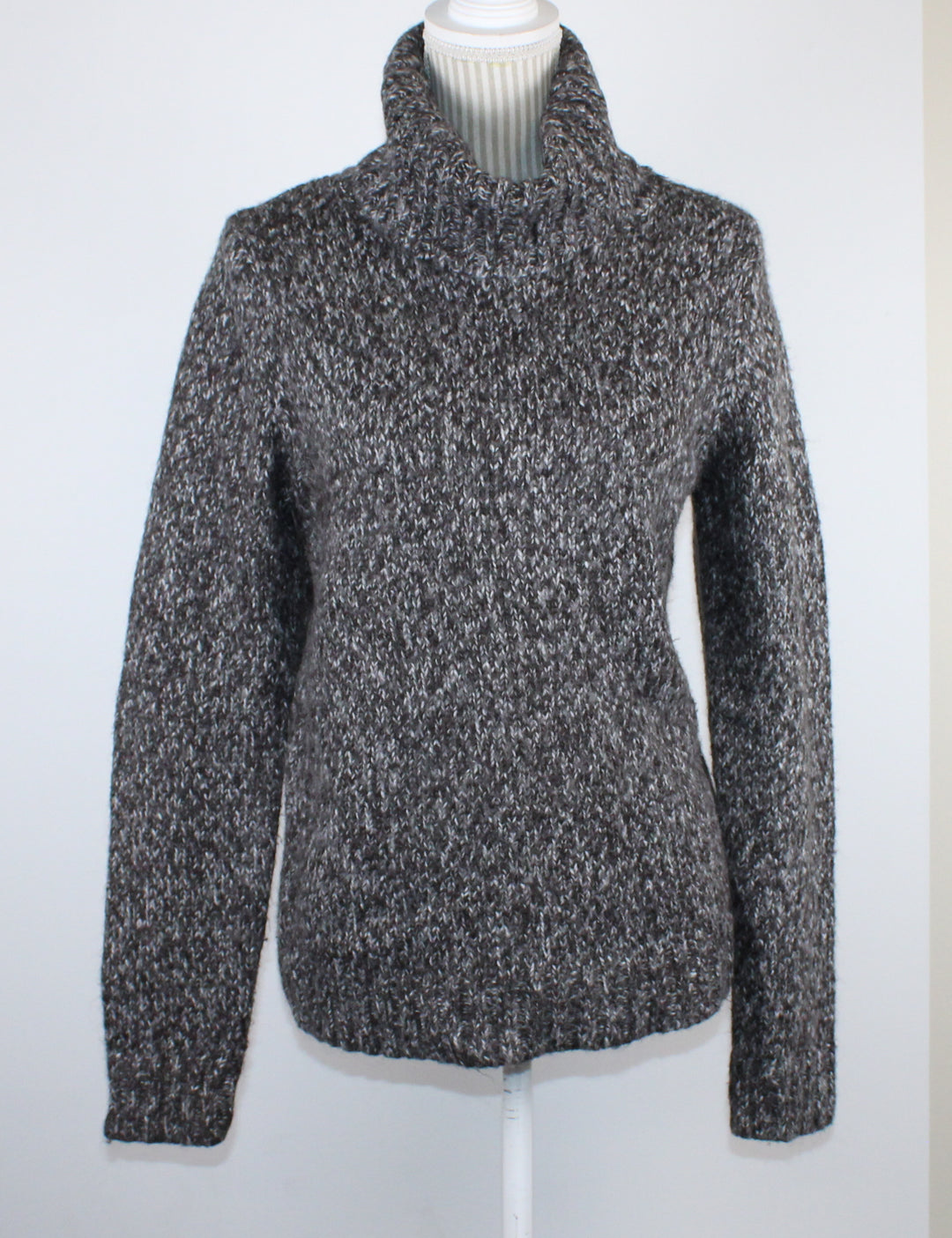 JACOB GREY SWEATER LADIES LARGE PRE-LOVED