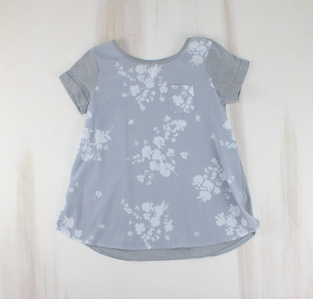 OLD NAVY GREY FLORAL TOP 5Y PRE-LOVED