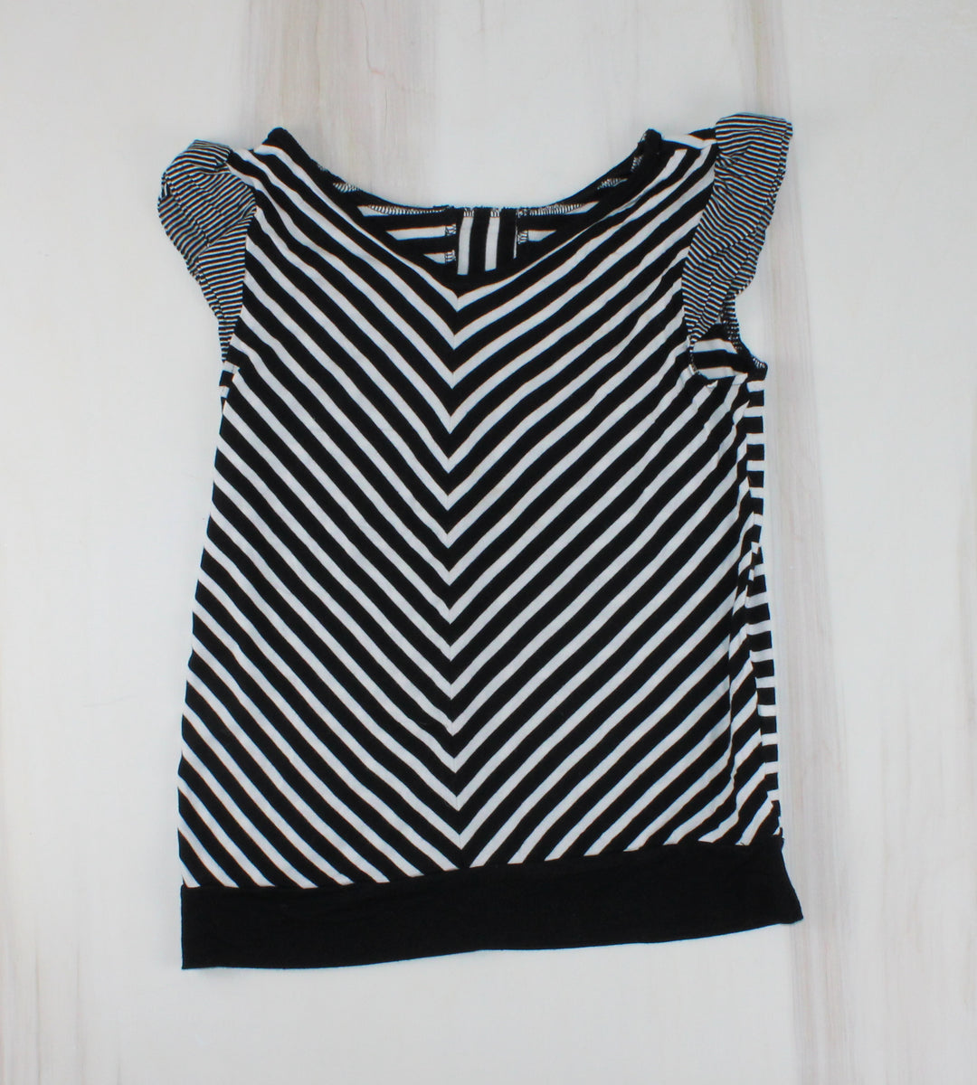 JOE FRESH BLACK/WHITE TOP YLG PRE-LOVED