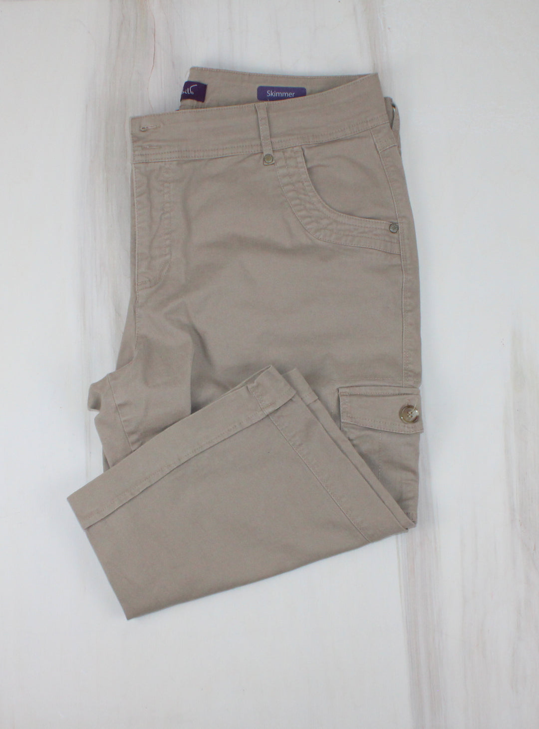 GLORIA VANDERBUILT TAN CAPRIS LADIES SIZE 16P PRE-LOVED