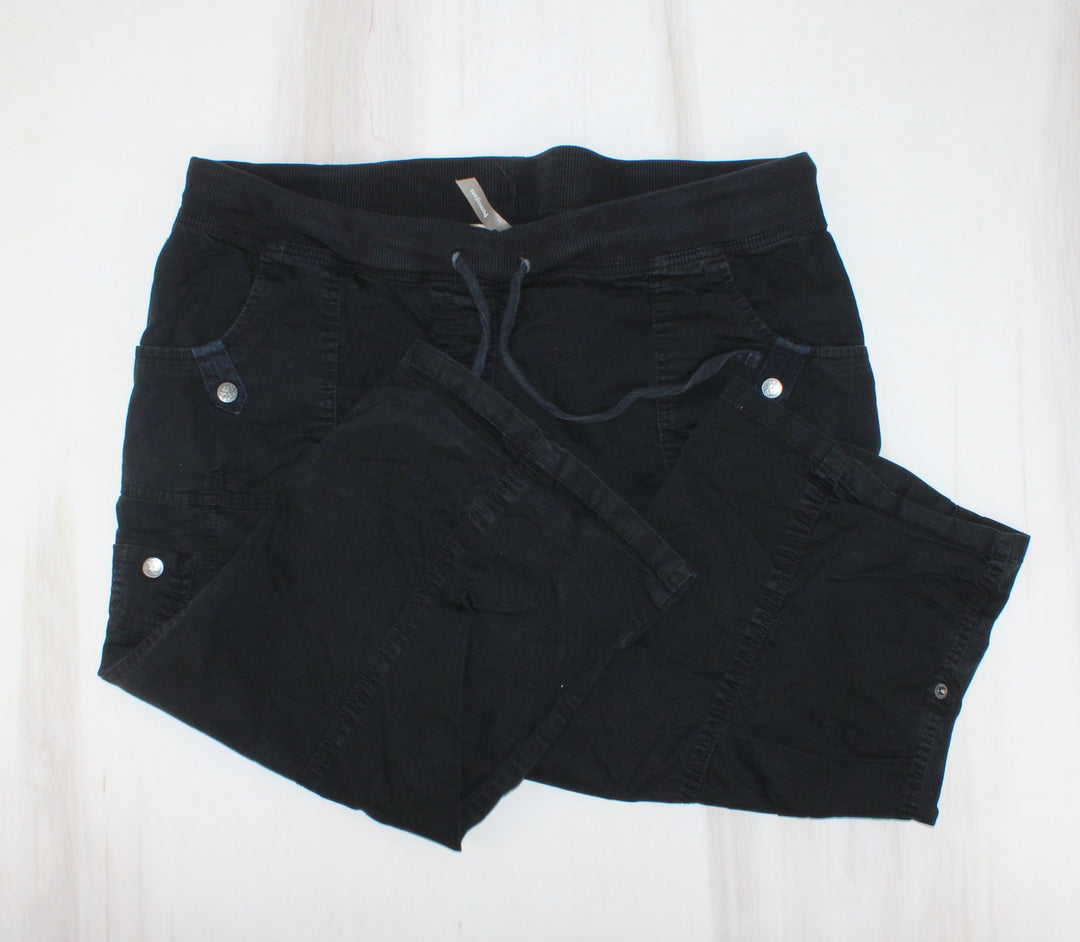 PENNINGTONS BLACK CAPRIS LADIES SIZE 20 PRE-LOVED