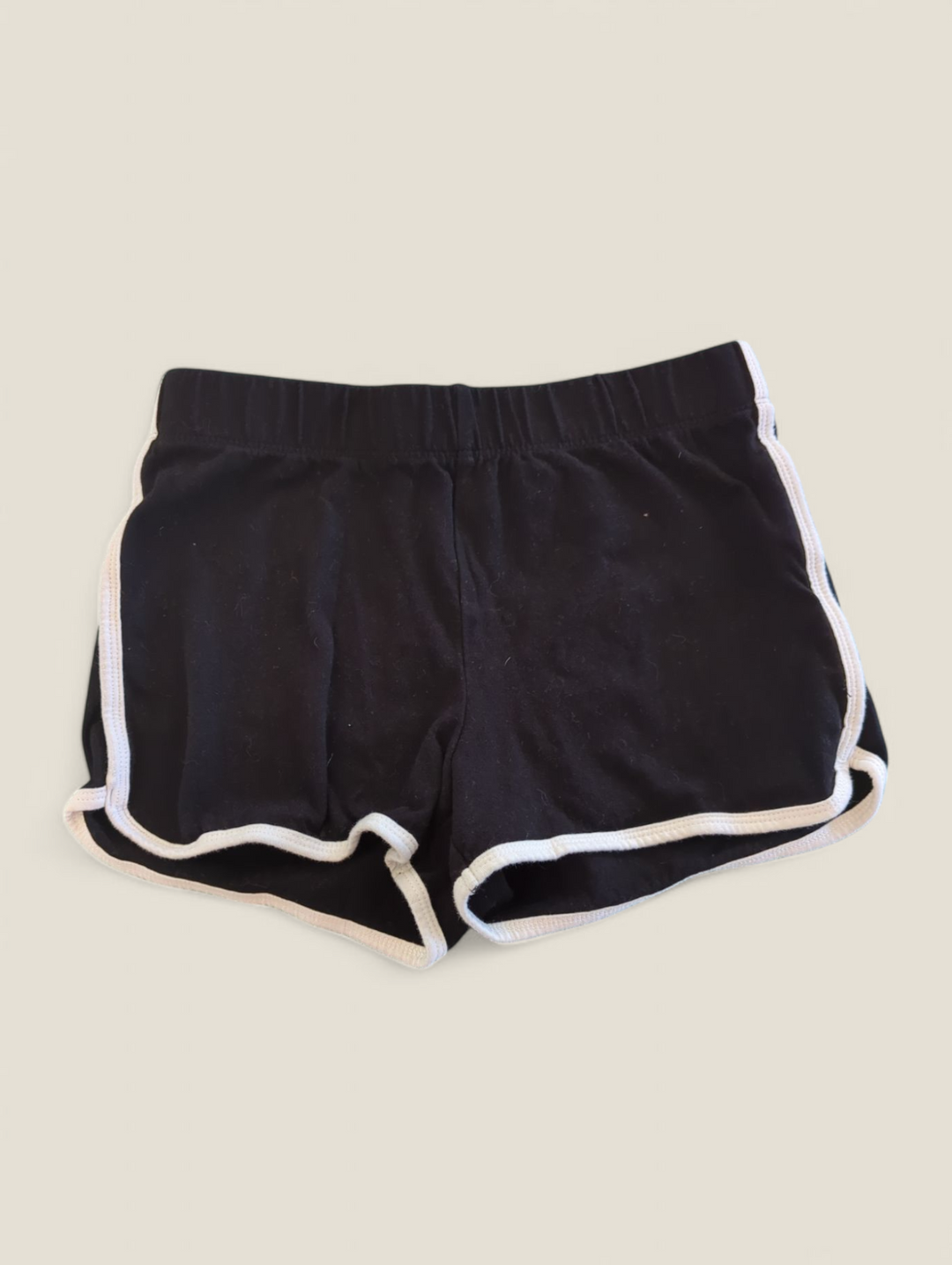CHILDRENS PLACE BLACK SHORTS 7/8Y PRE-LOVED