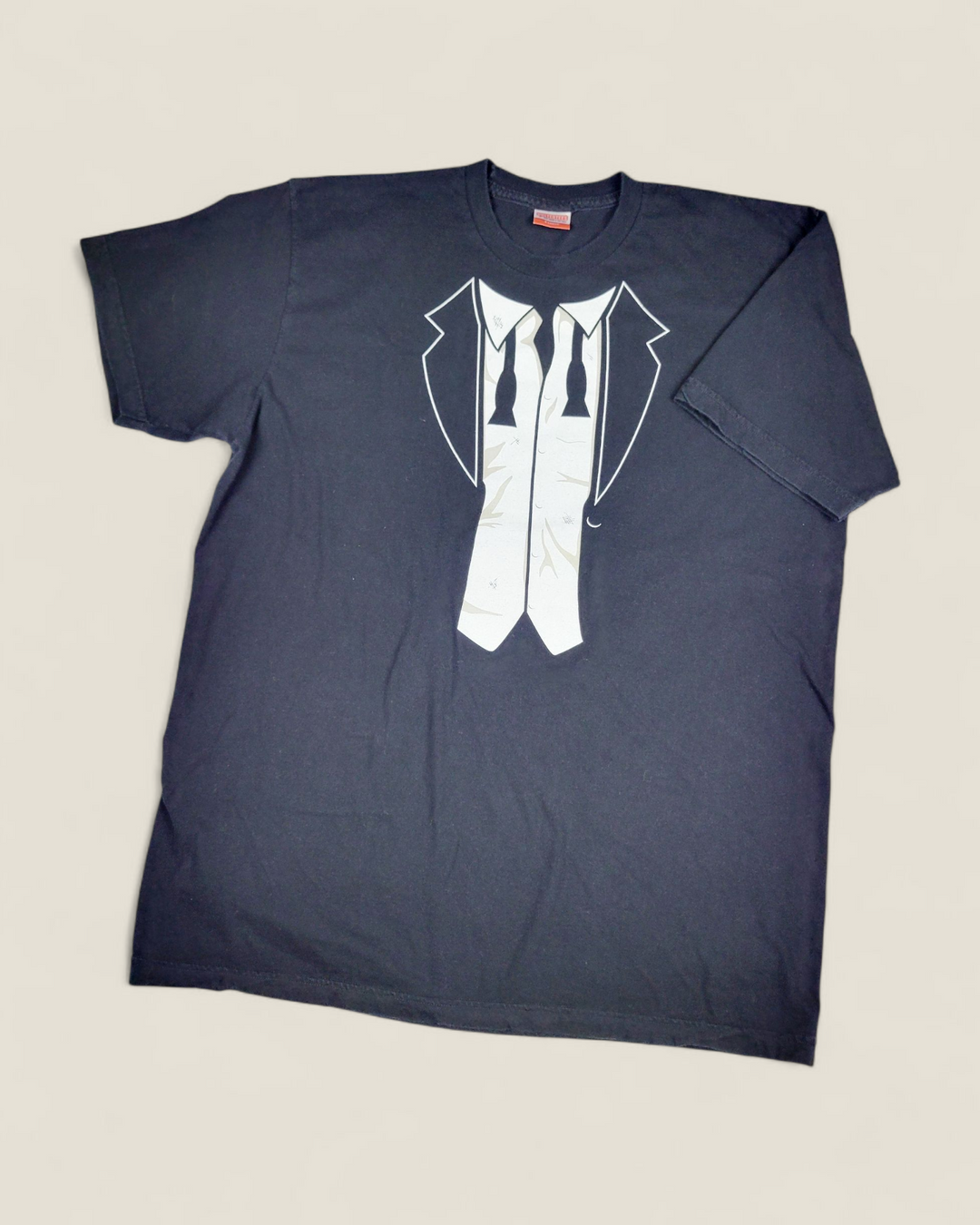 BUSTED TEES DISHEVELED TUXEDO TEE MENS XL PRE-LOVED