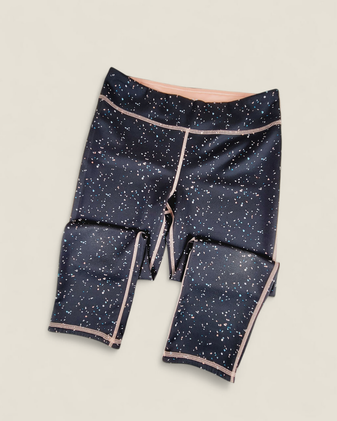 FWD REVERSIBLE CROP LEGGINGS YOUTH MEDIUM PRE-LOVED
