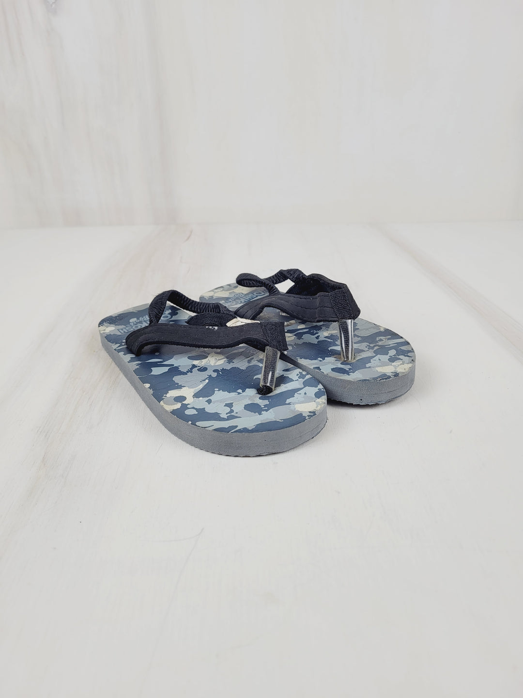 OSH KOSH BLUE CAMO SANDALS 9/10 PRE-LOVED