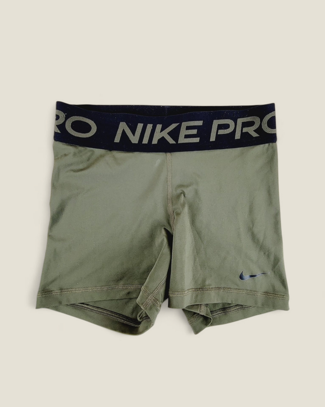 NIKE DRI FIT GREEN SHORTS LADIES XS PRE-LOVED