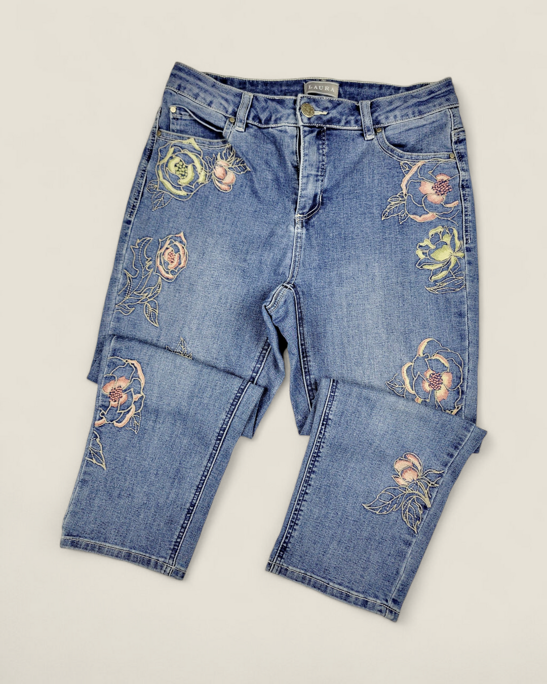 LAURA EMBROIDERED CAPRI JEANS LADIES SIZE 10 PRE-LOVED