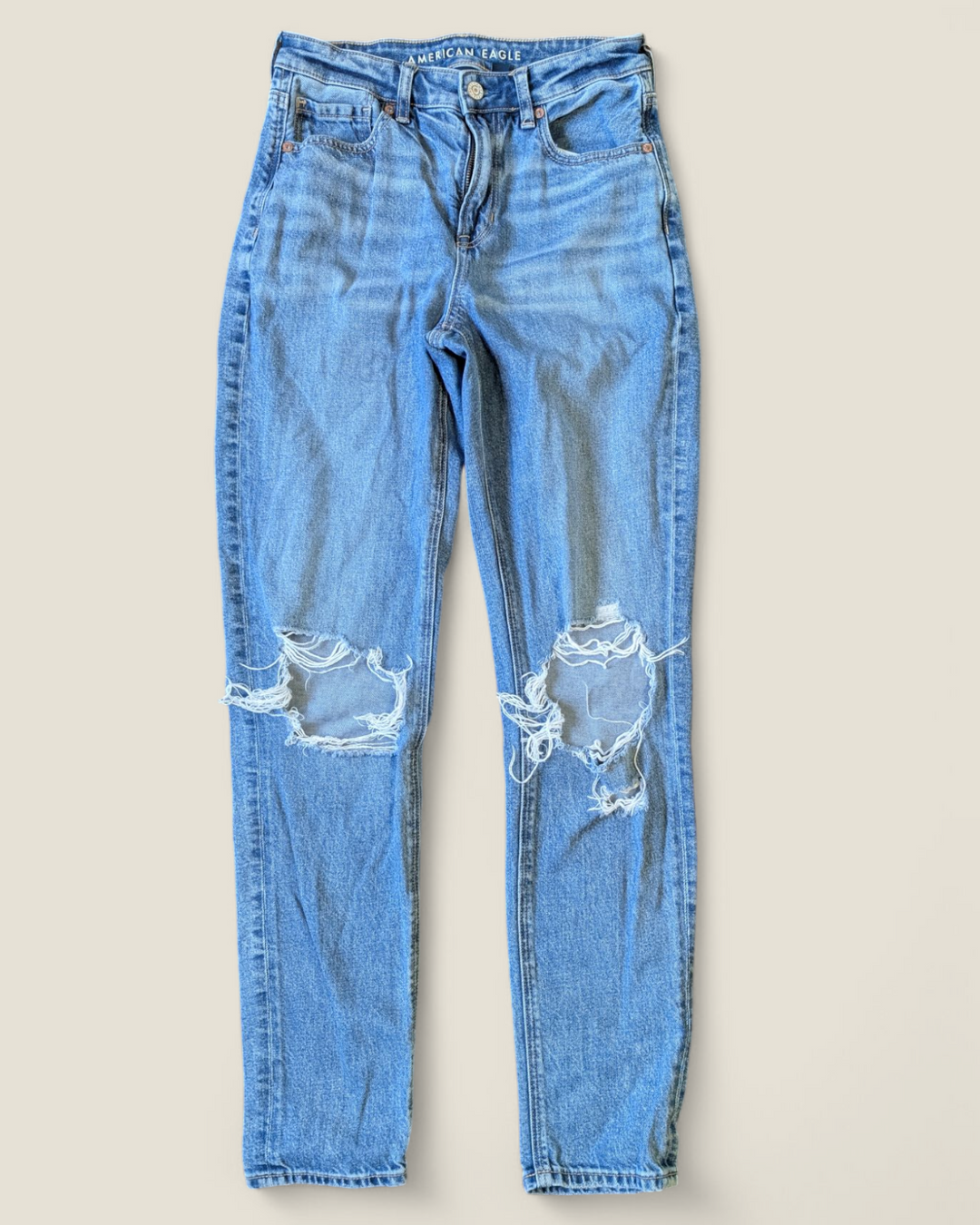 AMERICAN EAGLE MOM JEANS LADIES SIZE 2 LONG PRE-LOVED
