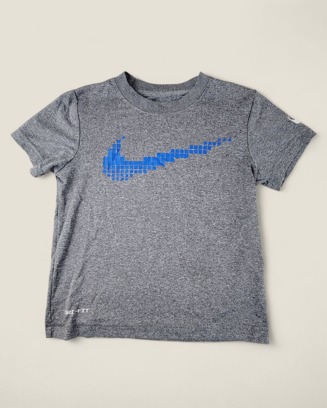 DRI-FIT NIKE T SHIRT 5/6Y PRE-LOVED