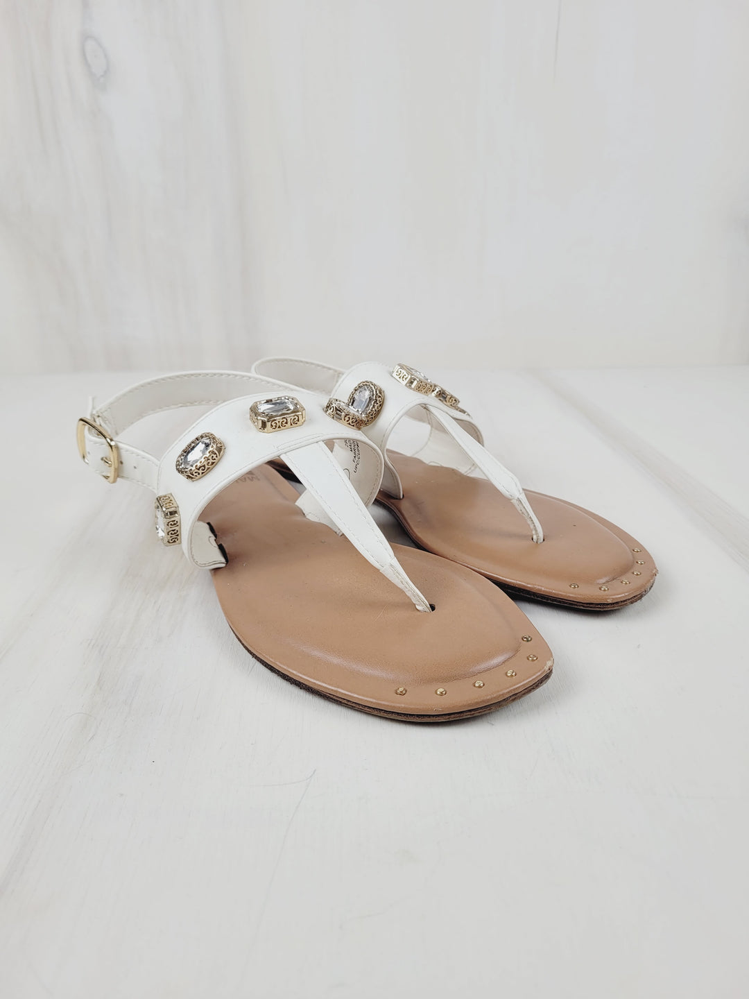 MADDEN NYC WHITE JEWELED LADIES SANDALS SIZE 7 PRE-LOVED