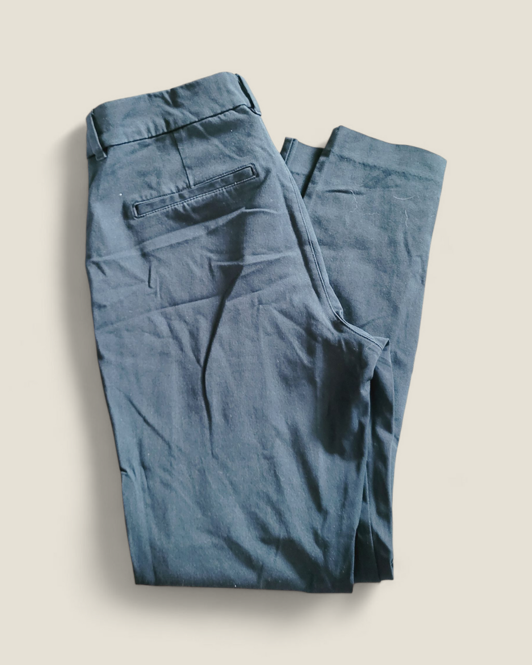 OLD NAVY DARK BLUE PIXIE PANT LADIES SIZE 6 PRE-LOVED