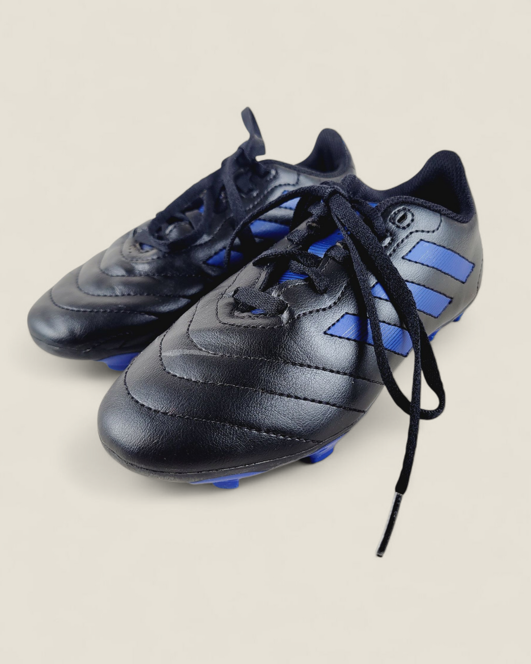 ADIDAS SOCCER CLEATS YOUTH SIZE 1 PRE-LOVED