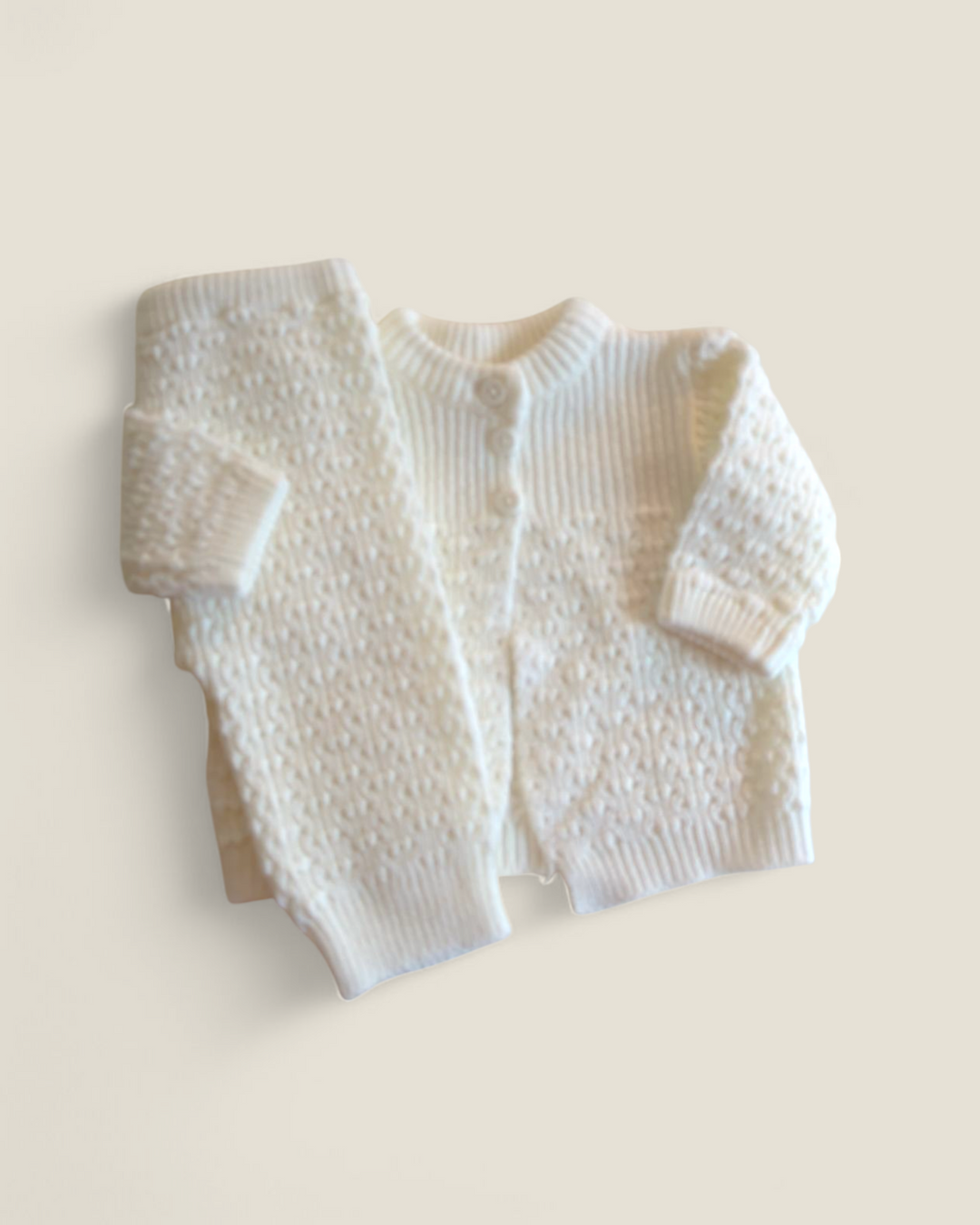 TOTS FIFTH AVENUE WHITE KNIT OUTFIT 0-6M PRE-LOVED