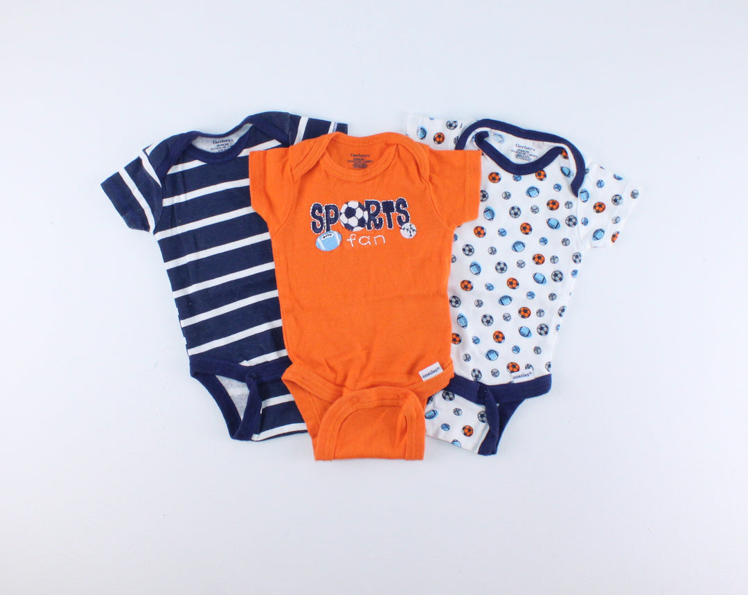 GERBER 3 PAIR SPORTS ONESIES NEWBORN PRE-LOVED