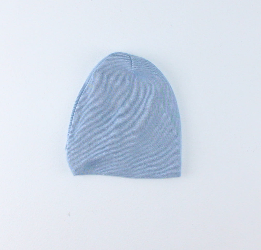 CARTERS SOFT  BLUE CRIB HAT 0-3M EUC