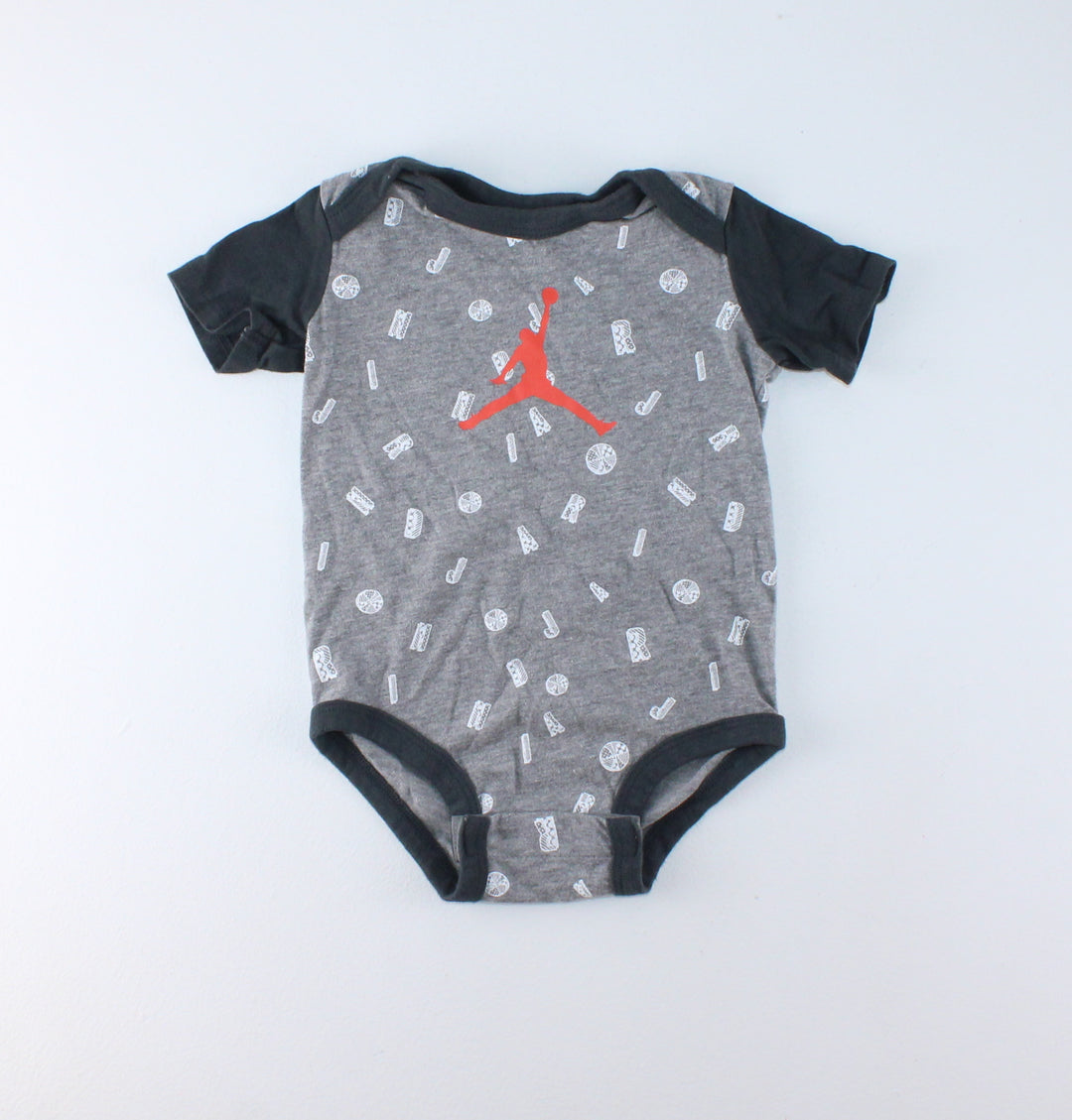 AIR JORDAN ONESIE 0-3M EUC