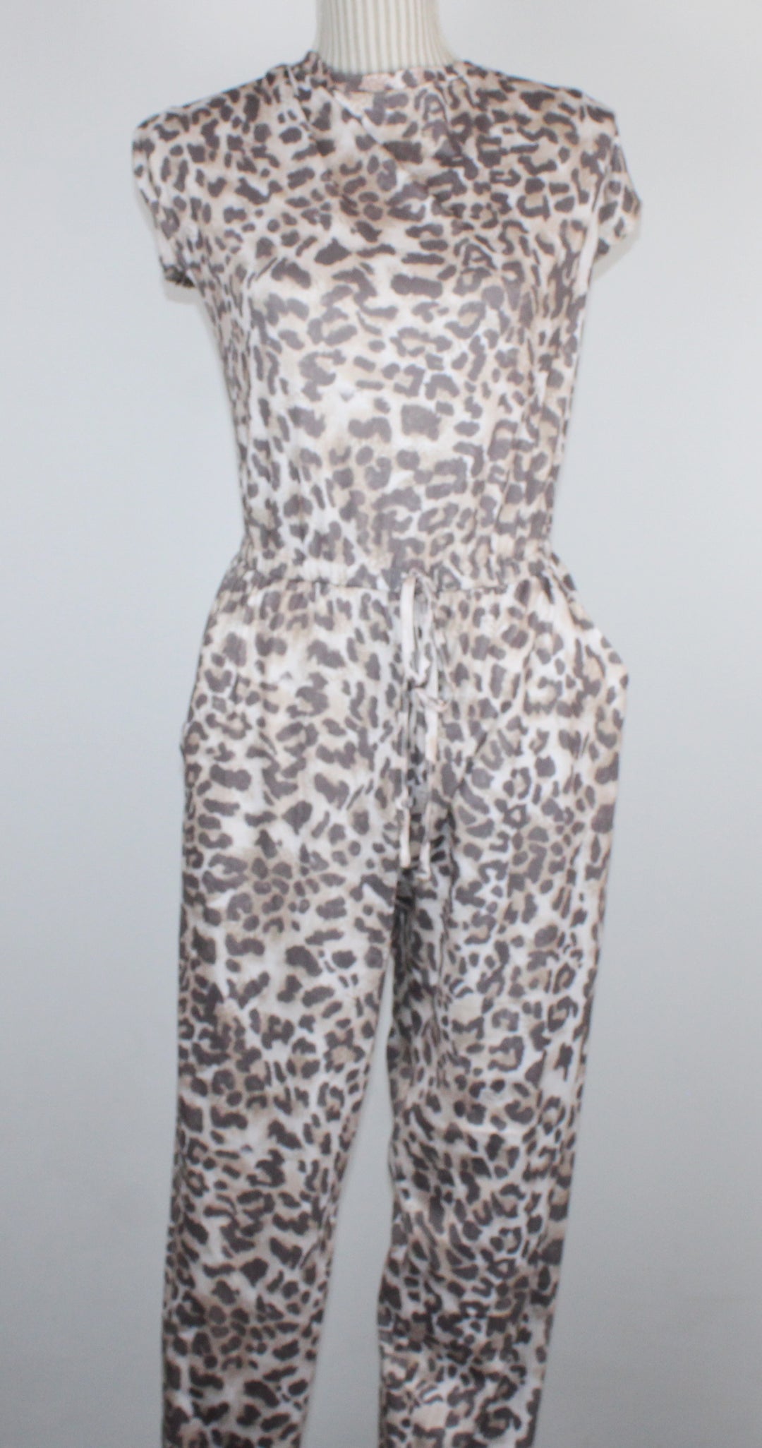 SHEIN ANIMAL PRINT OUTFIT LADIES SIZE 4 EUC